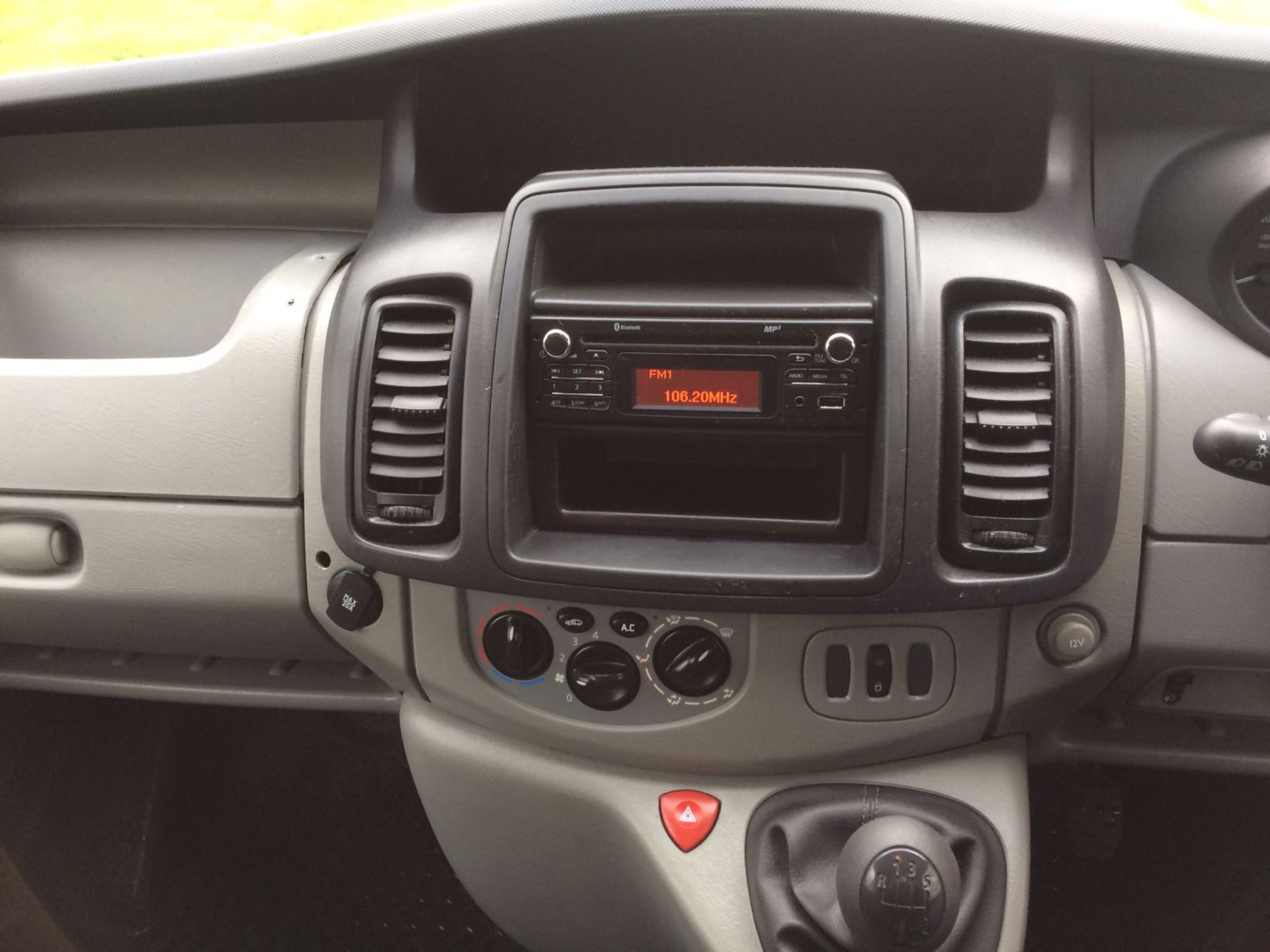 2014/14 REG VAUXHALL VIVARO 2700 CDTI ECO-FLEX 11, SHOWING 1 OWNER *PLUS VAT* - Image 28 of 30