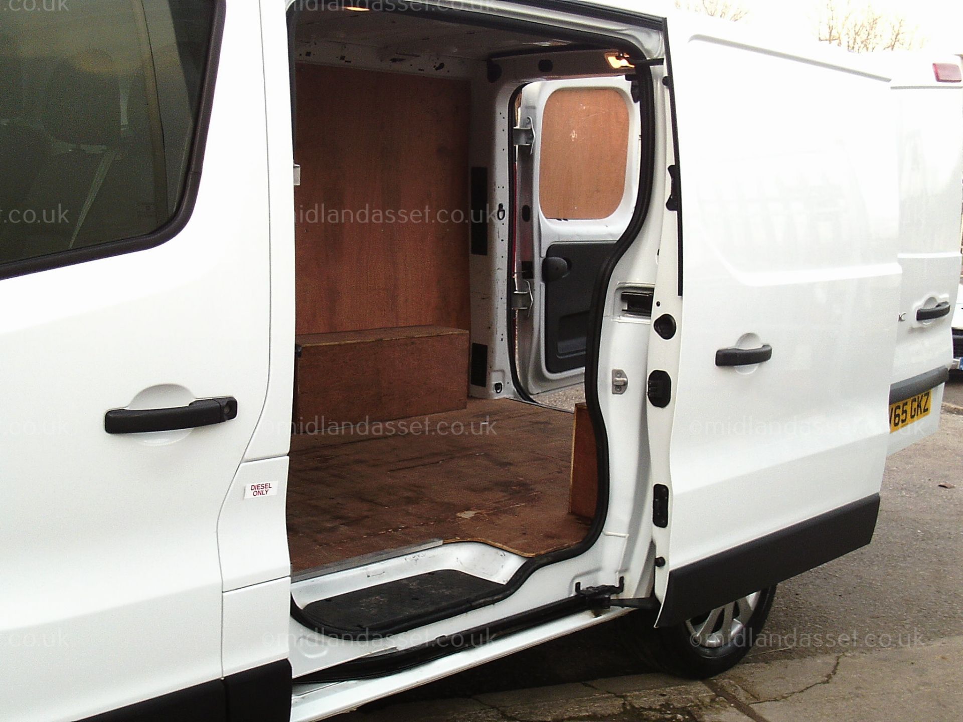 2015/65 REG RENAULT TRAFIC SL29 BUSINESS DCI PANEL VAN ONE OWNER - Image 6 of 12