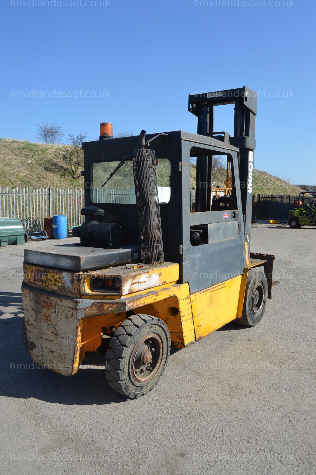 2000 BOSS H70 7 TONNE DIESEL FORK TRUCK - Image 3 of 14