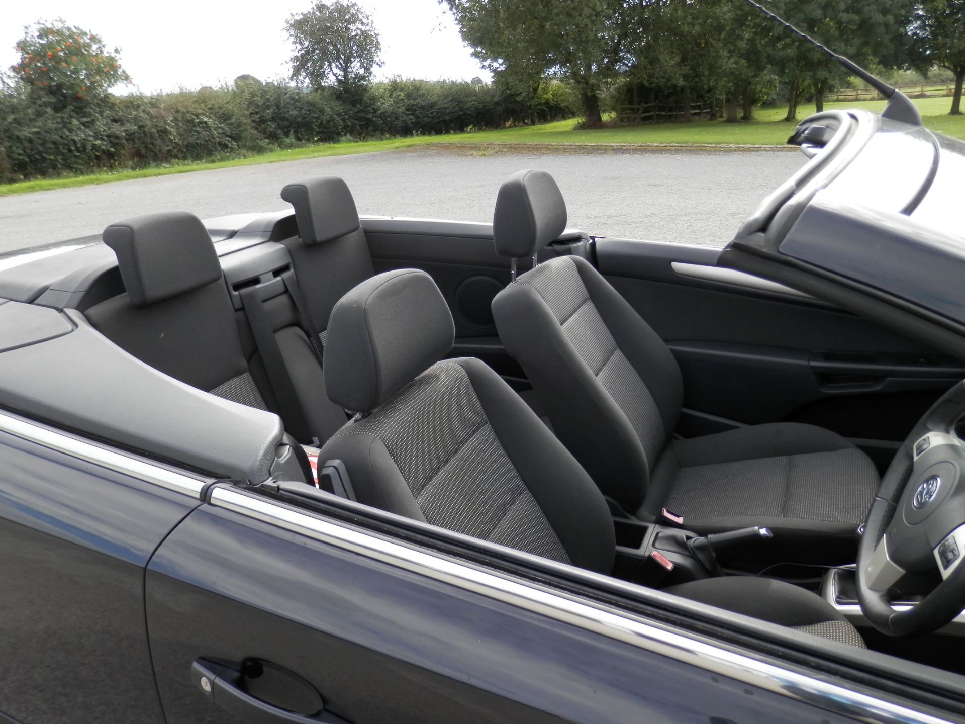 2006/06 VAUXHALL 1.8 SPORT TWINTOP, HARDTOP FOLDING CONVERTIBLE, 5 SPEED MANUAL, PETROL, MOT 05/2017 - Image 12 of 27