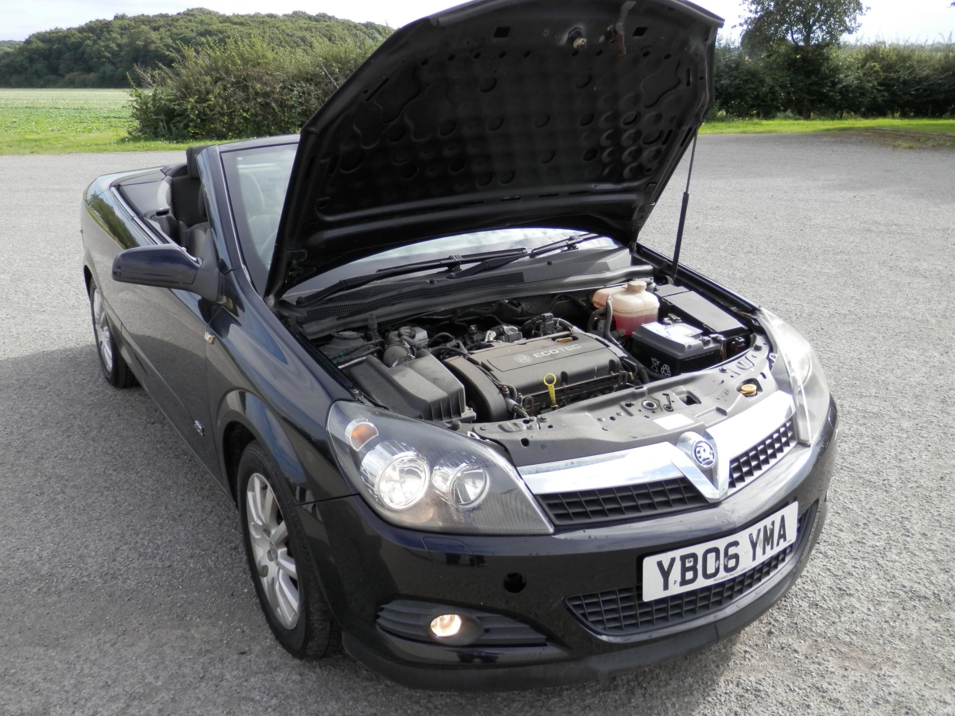 2006/06 VAUXHALL 1.8 SPORT TWINTOP, HARDTOP FOLDING CONVERTIBLE, 5 SPEED MANUAL, PETROL, MOT 05/2017 - Image 16 of 27