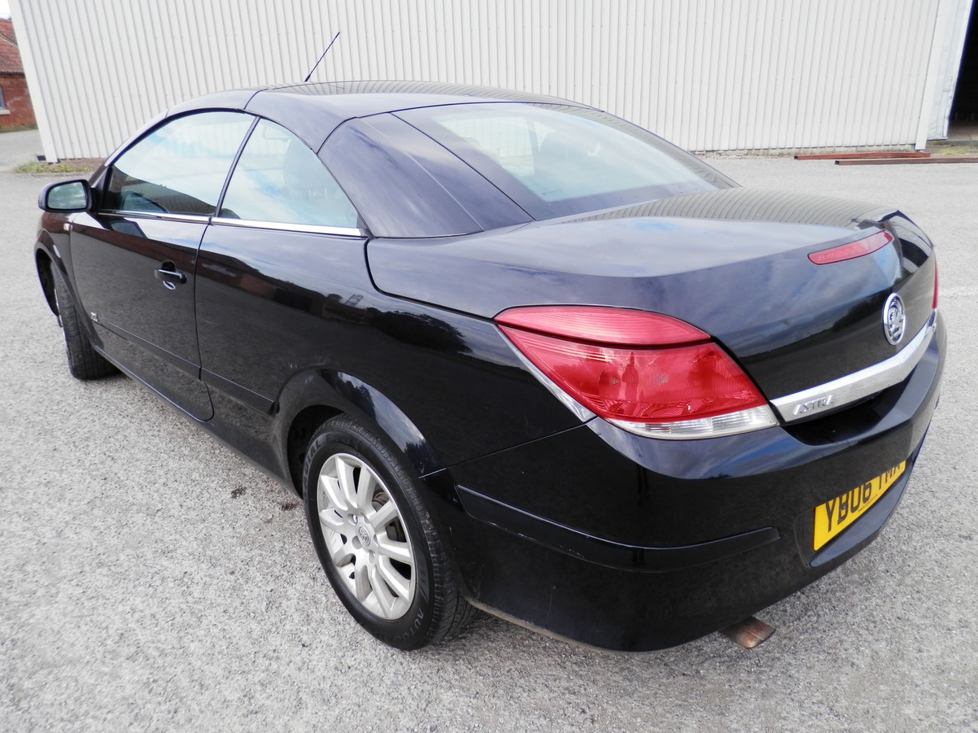 2006/06 VAUXHALL 1.8 SPORT TWINTOP, HARDTOP FOLDING CONVERTIBLE, 5 SPEED MANUAL, PETROL, MOT 05/2017 - Image 5 of 27