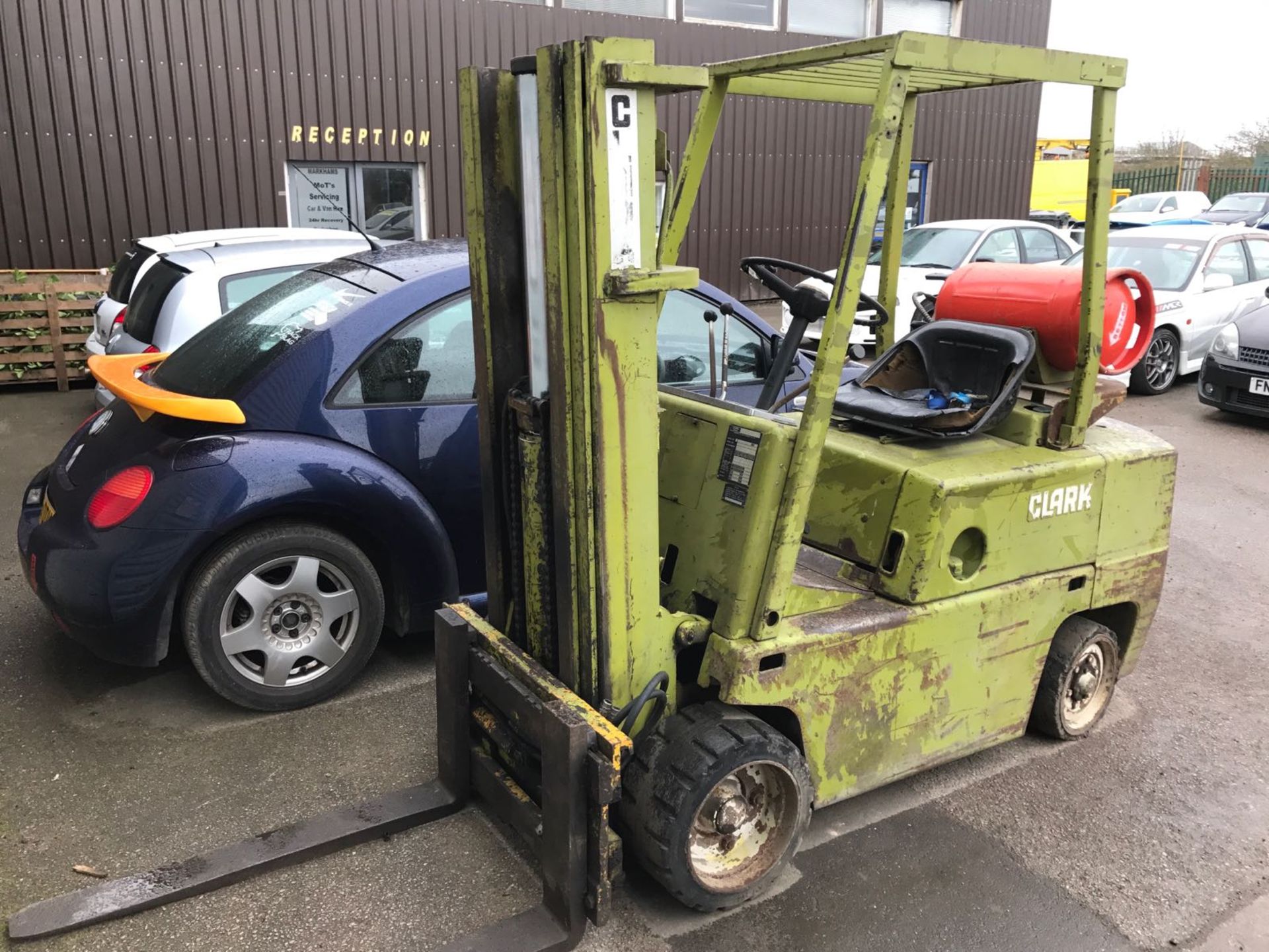 2 TONNE CLARK C500 55 FORKLIFT WITH SIDE SHIFT - SELLING AS NON RUNNER, WILL NOT START - Image 2 of 13