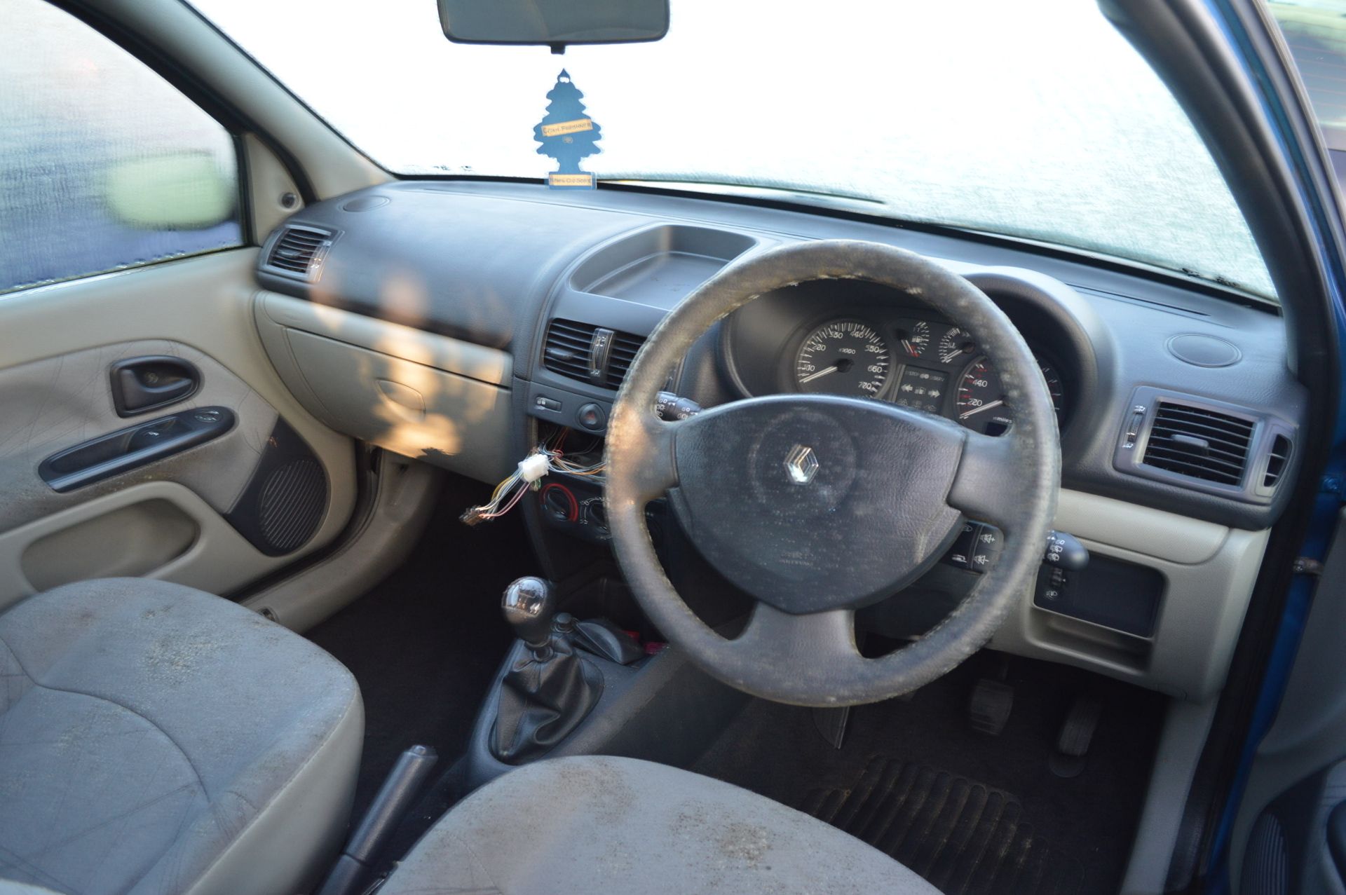 2002/52 REG BLUE RENAULT CLIO AUTHENTIQUE - SELLING AS SPARES / REPAIRS *NO VAT* - Image 11 of 11