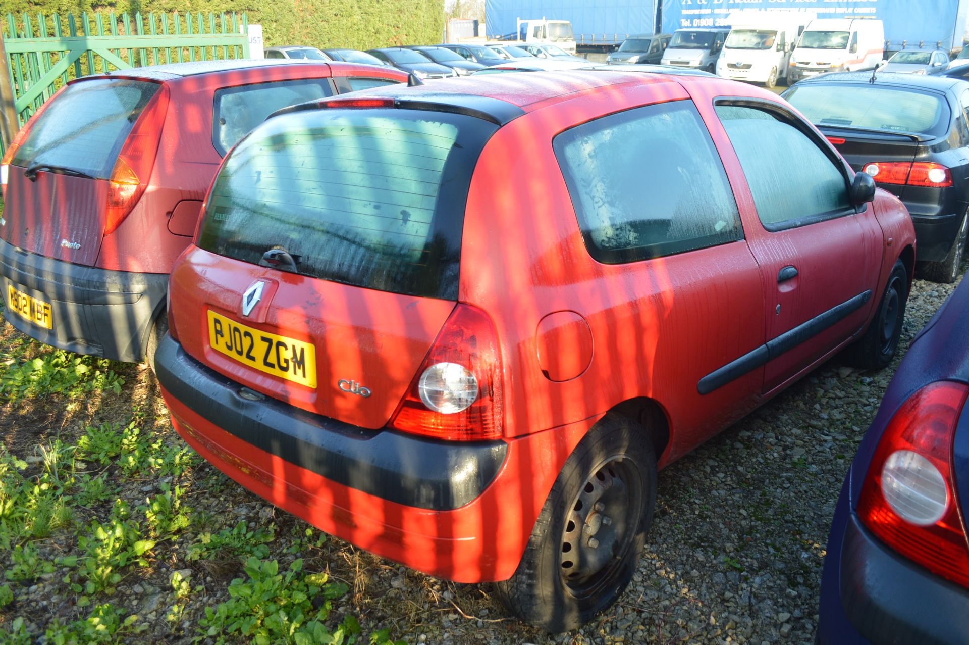 2002/02 REG RENAULT CLIO EXPRESSION 16V - SELLING AS SPARES / REPAIRS *NO VAT* - Image 7 of 9