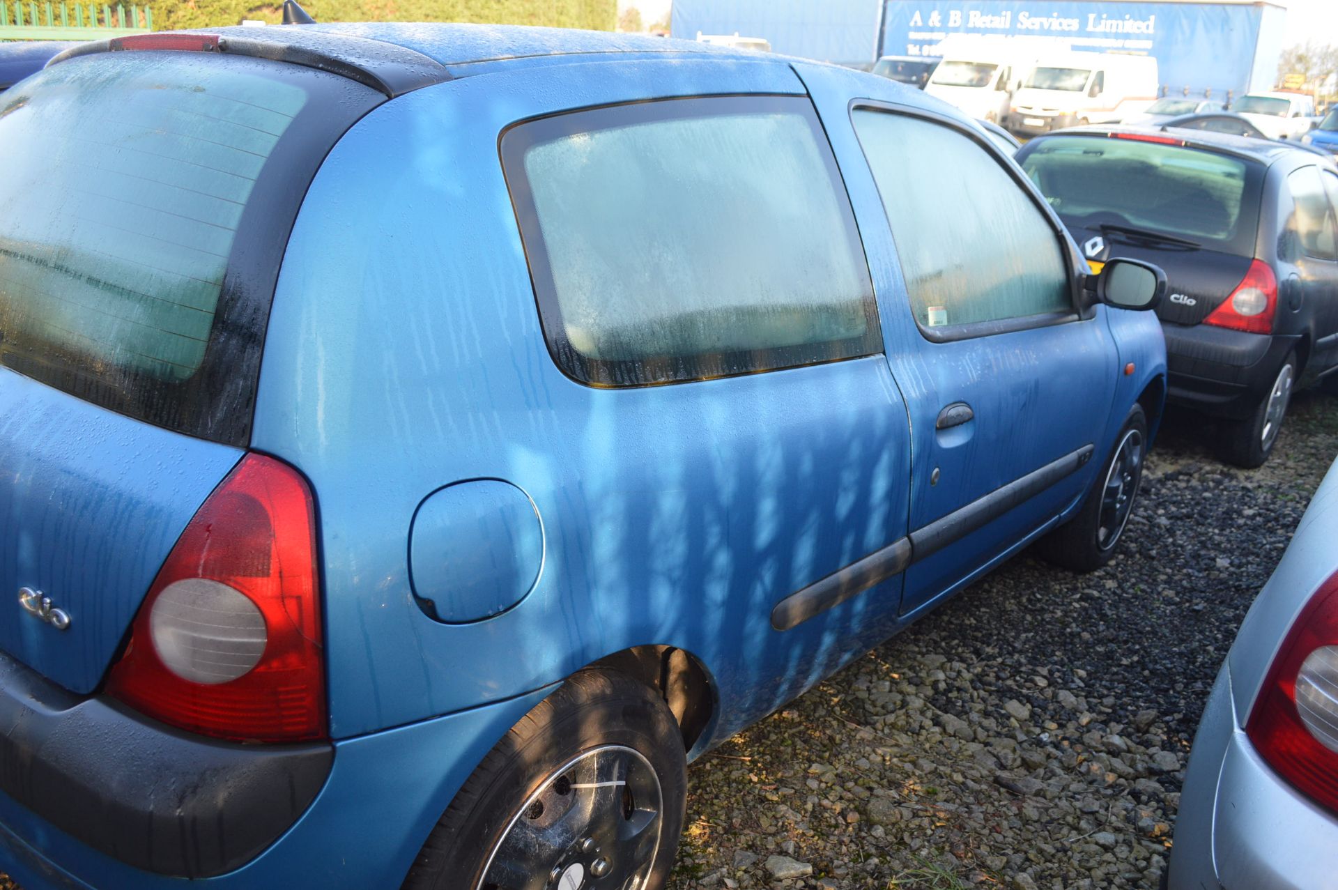 2002/52 REG BLUE RENAULT CLIO AUTHENTIQUE - SELLING AS SPARES / REPAIRS *NO VAT* - Image 7 of 11