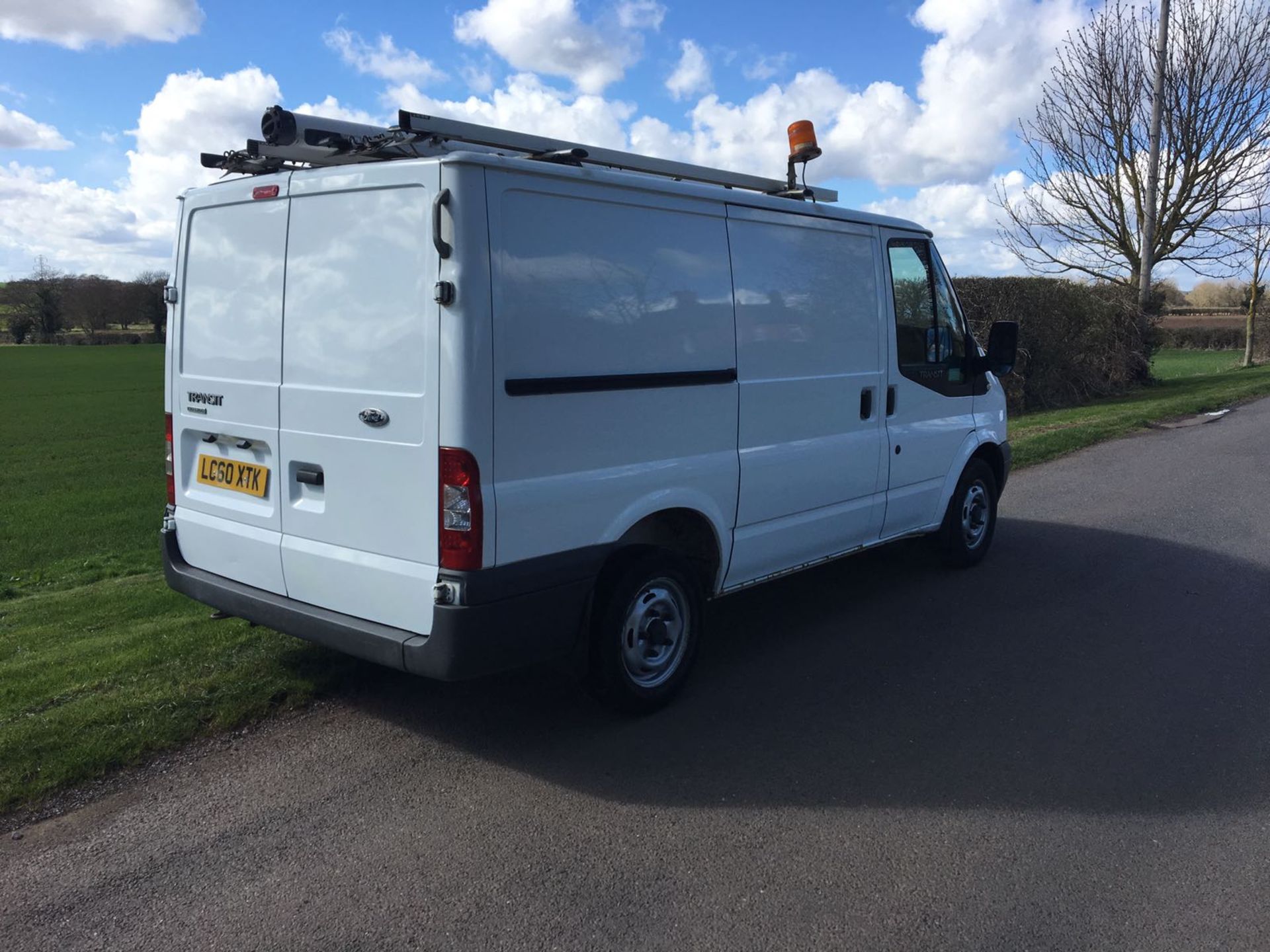 2011/60 REG FORD TRANSIT 85 T300S FWD, SHOWING 1 OWNER FROM NEW - Image 6 of 12