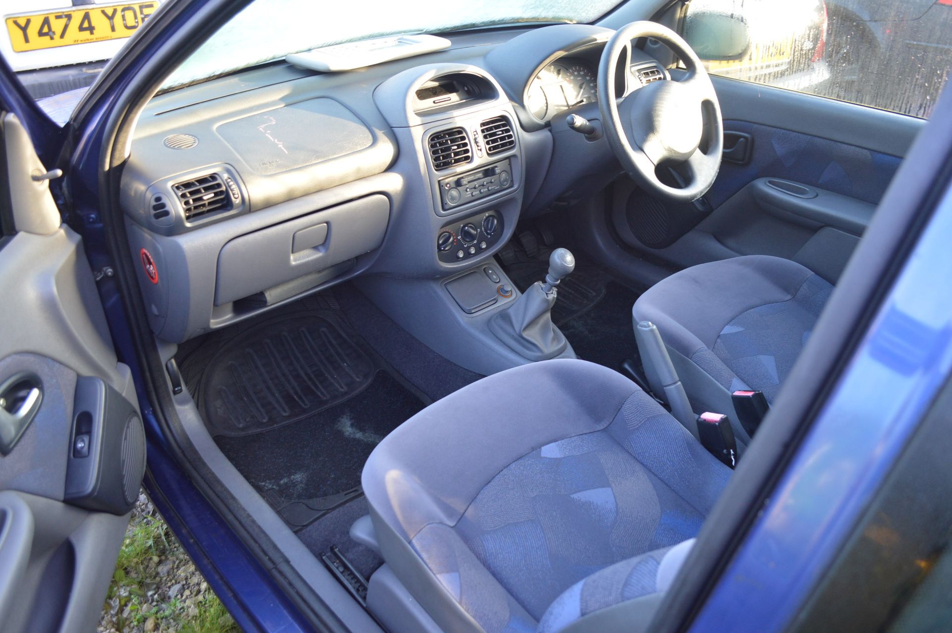 2000/X REG RENAULT CLIO ALIZE - SELLING AS SPARES / REPAIRS *NO VAT* - Image 6 of 9