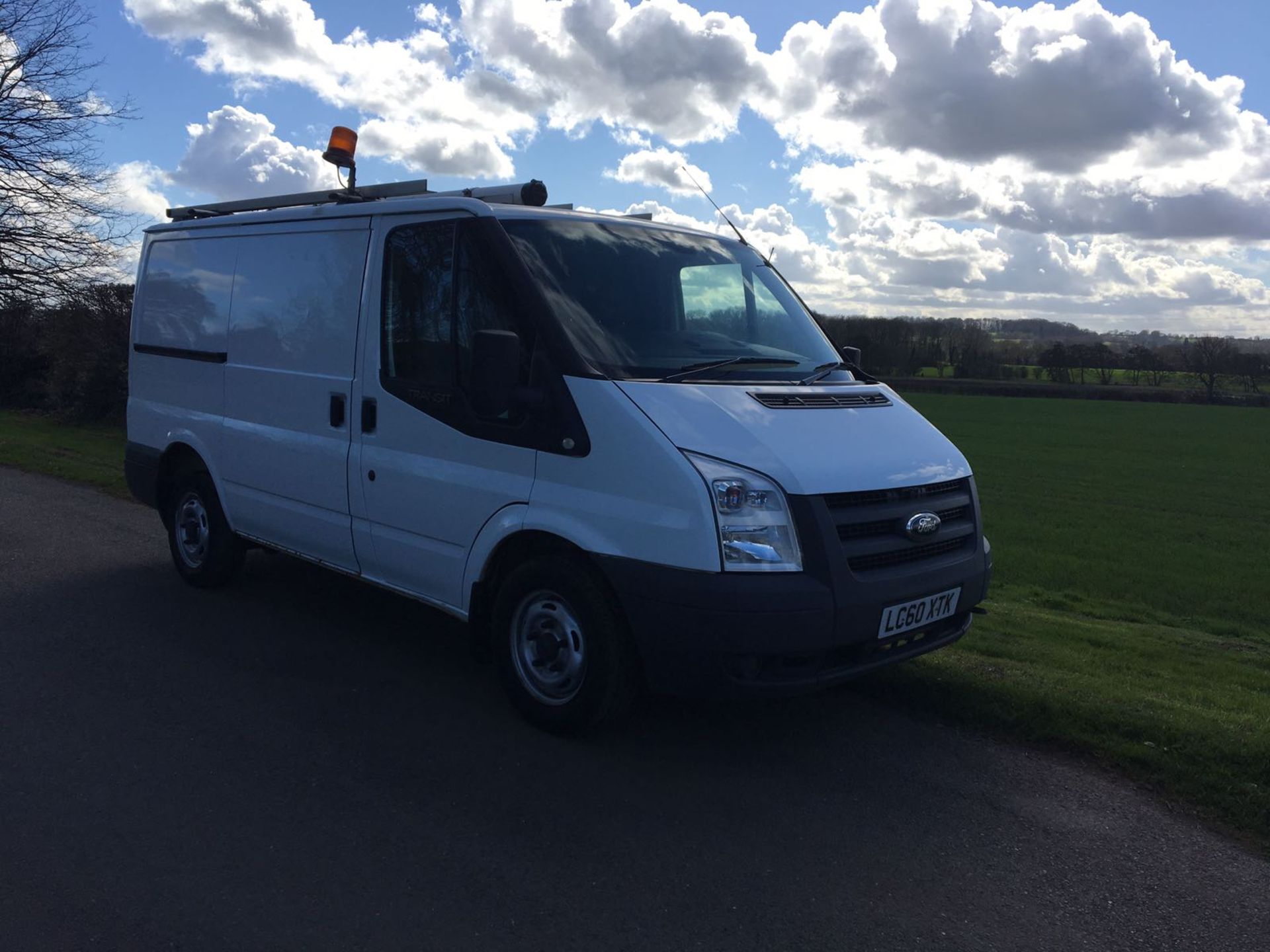 2011/60 REG FORD TRANSIT 85 T300S FWD, SHOWING 1 OWNER FROM NEW - Image 2 of 12