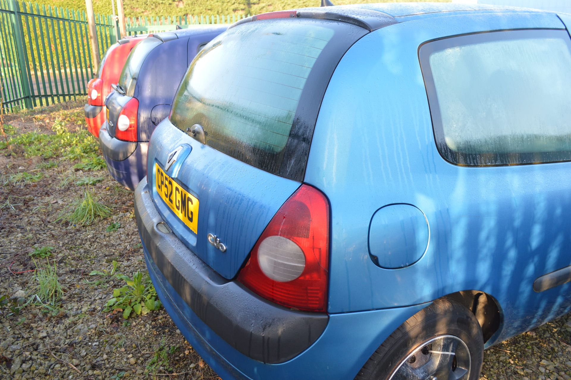 2002/52 REG BLUE RENAULT CLIO AUTHENTIQUE - SELLING AS SPARES / REPAIRS *NO VAT* - Image 5 of 11