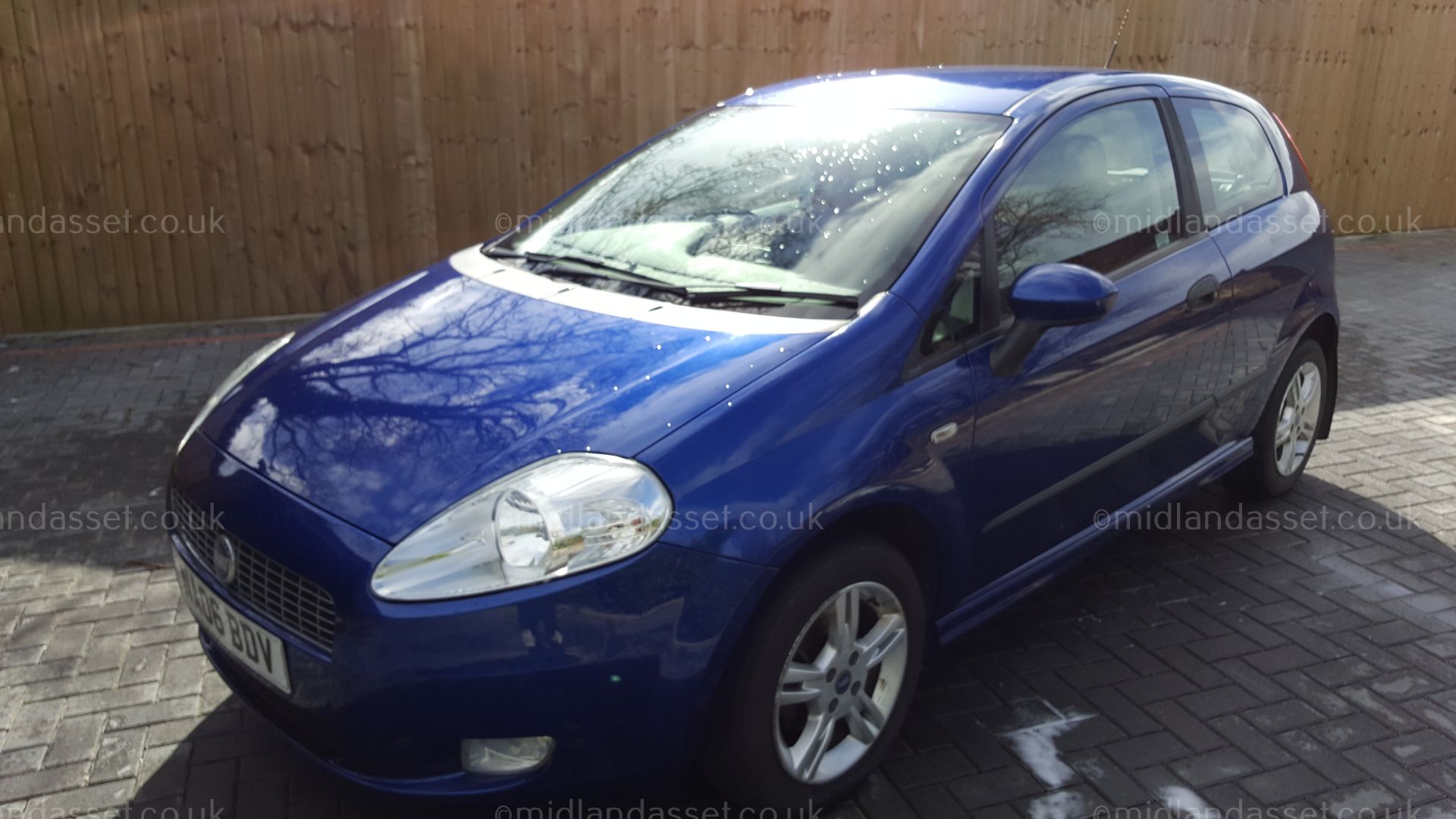 2006/06 REG FIAT PUNTO ACTIVE SPORT 3 DOOR HATCHBACK 2 FORMER KEEPERS SERVICE HISTORY - Image 2 of 8