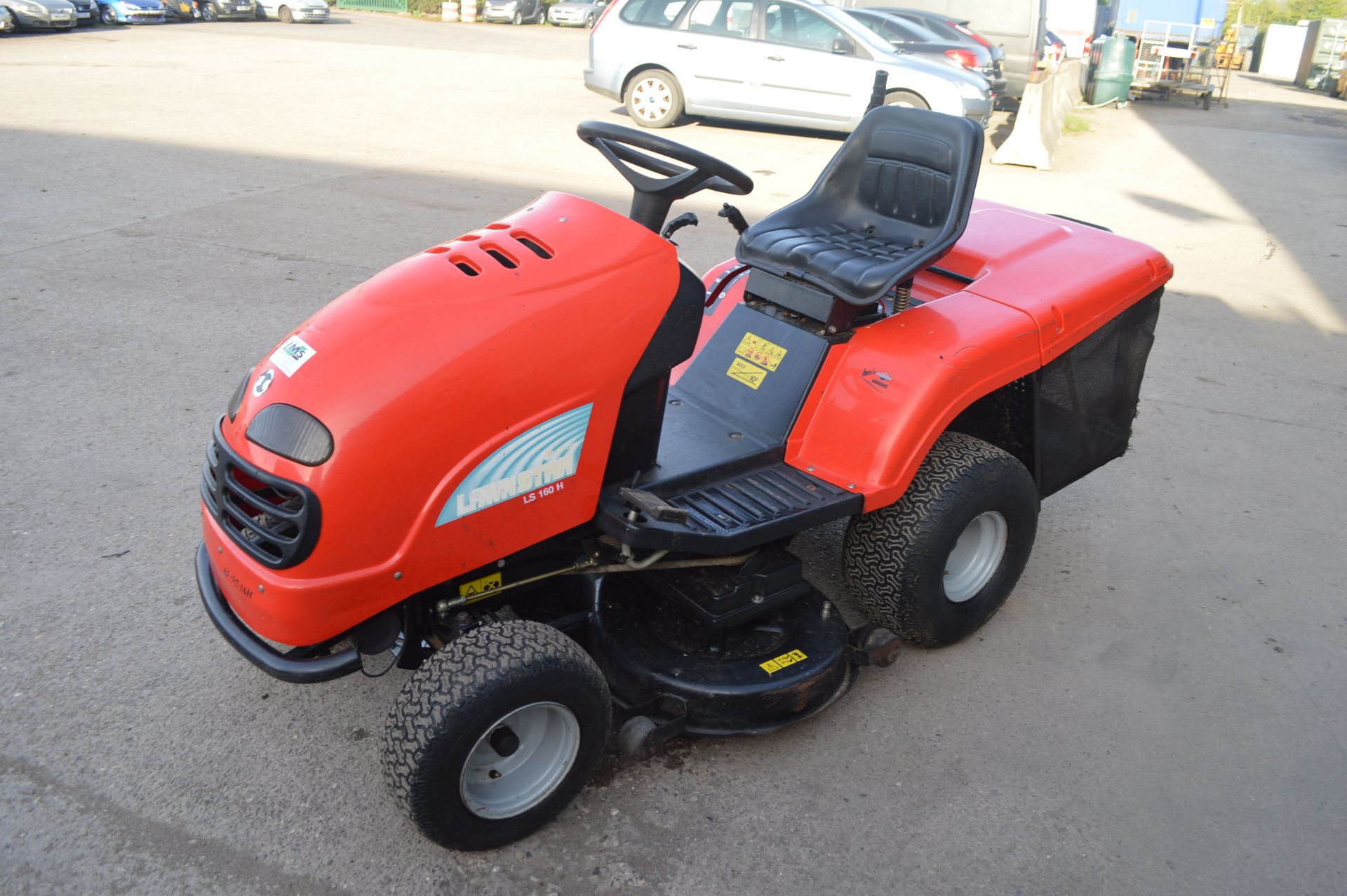 AVON LAWNSTAR LS 160 H RIDE-ON LAWN MOWER - Image 2 of 9