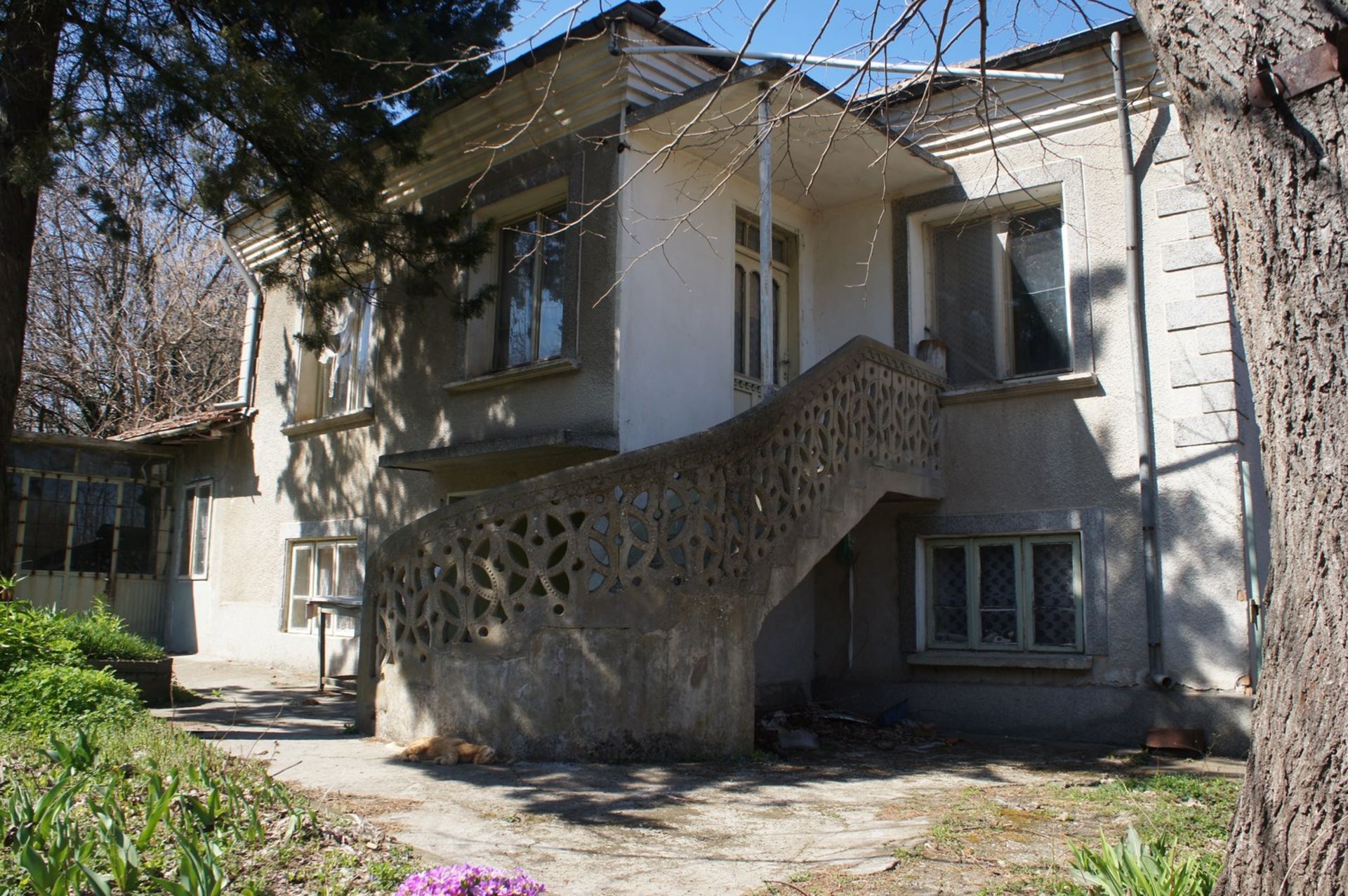 FREEHOLD HOME AND 3,500 SQM OF LAND IN SLOMER, BULGARIA - Image 5 of 28