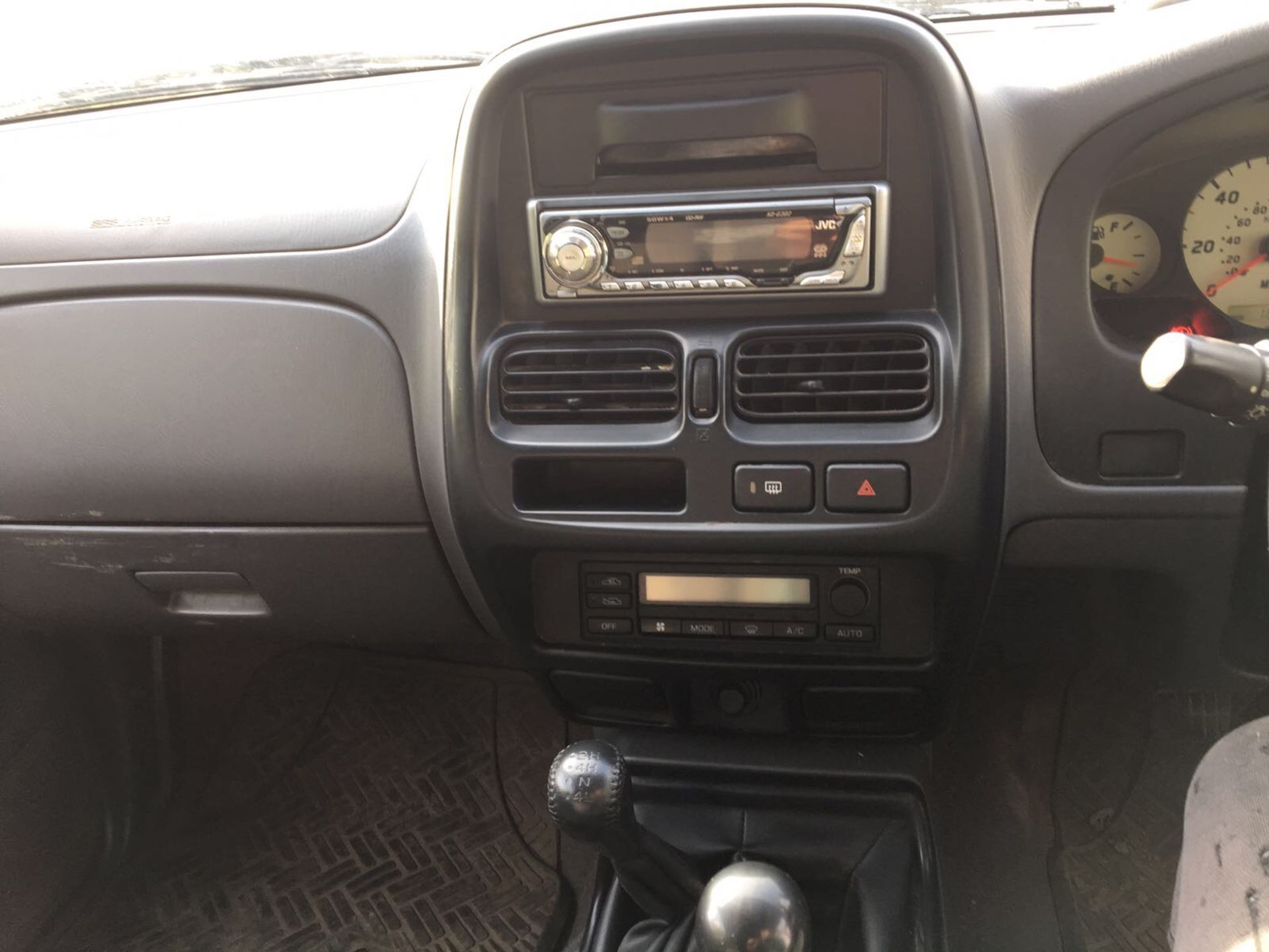 2004/04 REG NISSAN D22 2.5 DIESEL 4X4 NAVARA, 2 FORMER KEEPERS - Image 7 of 11