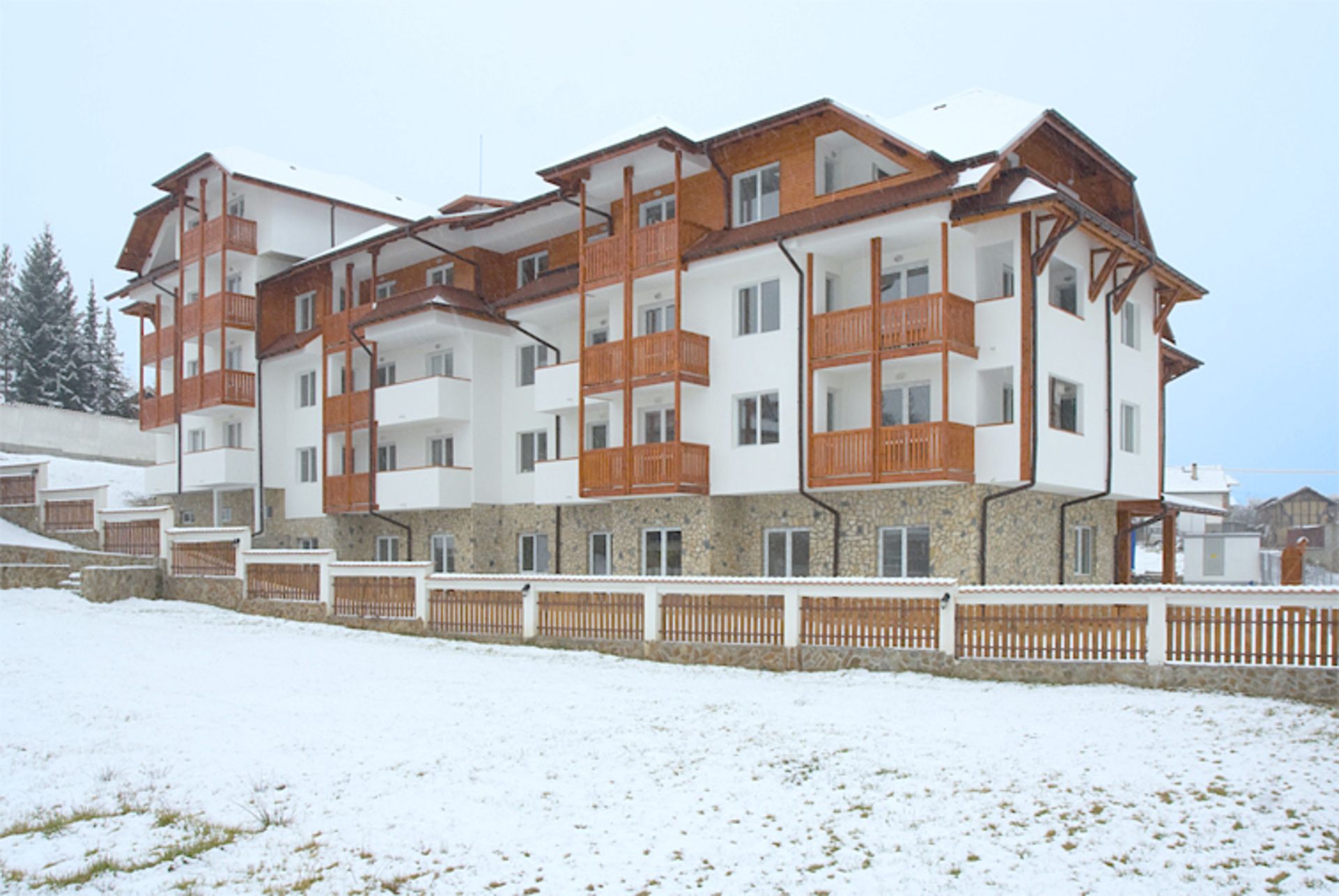 MASSIVELY REDUCED APARTMENT IN BEAUTIFUL SKI MOUNTAINS.