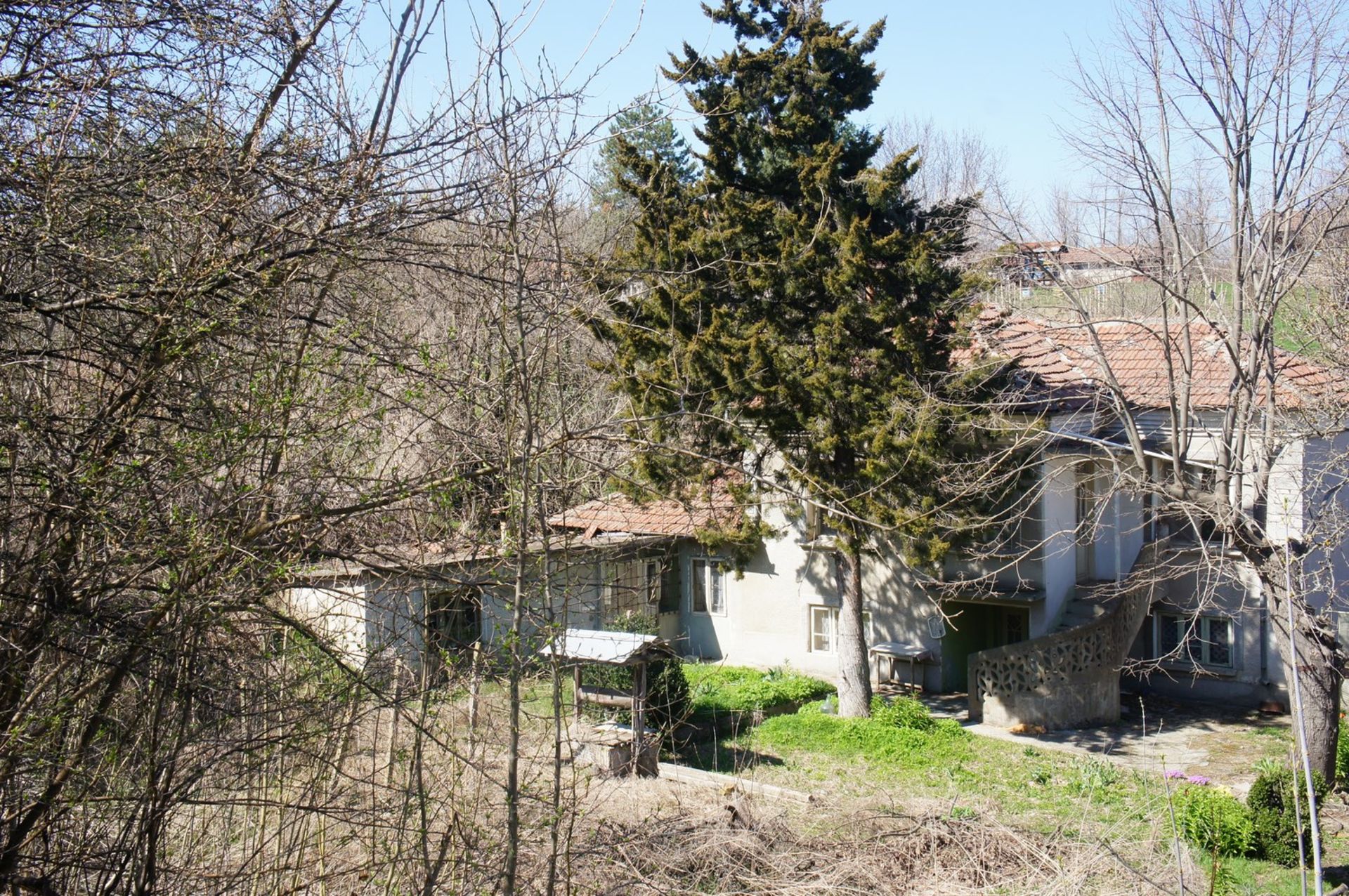 FREEHOLD HOME AND 3,500 SQM OF LAND IN SLOMER, BULGARIA - Image 7 of 28