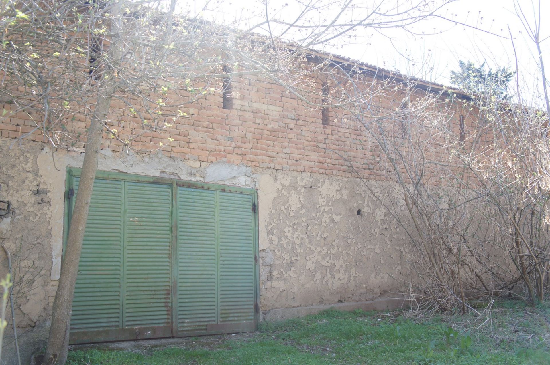 FREEHOLD HOME AND 3,500 SQM OF LAND IN SLOMER, BULGARIA - Image 10 of 28