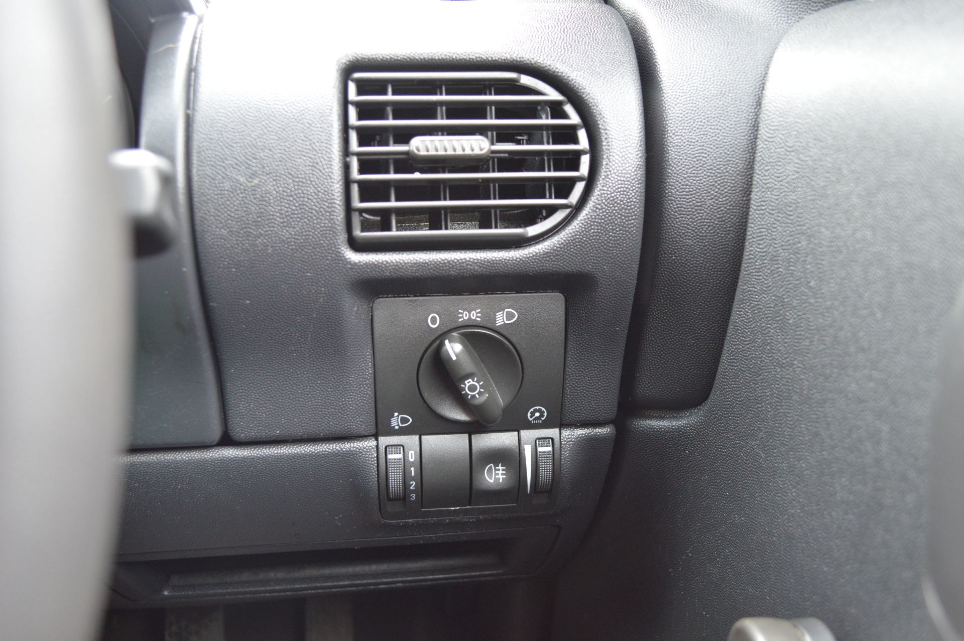 2007/07 REG VAUXHALL COMBO 2000 CDTI, SHOWING 1 OWNER - Image 13 of 17