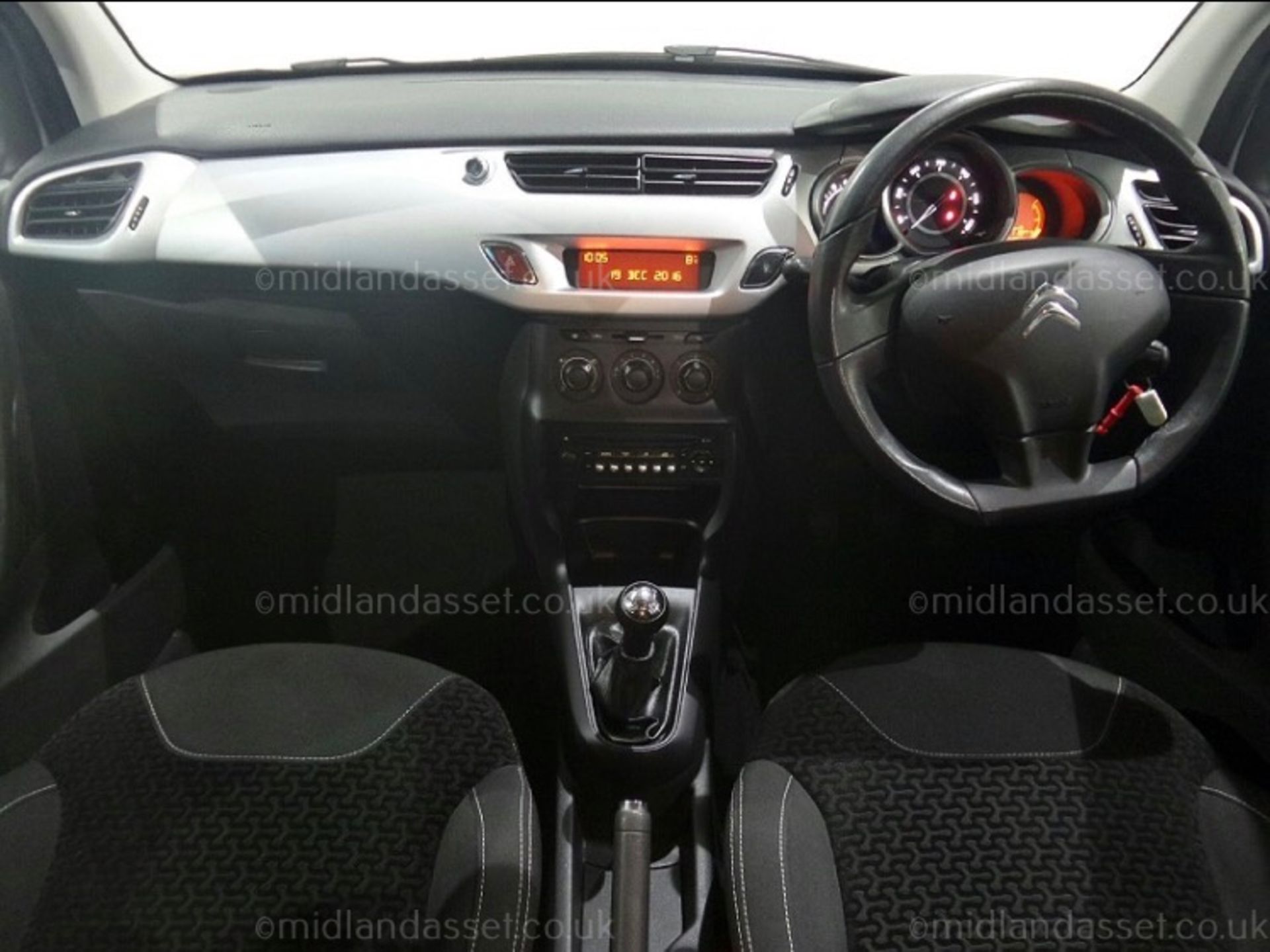 2010/10 Reg Citroen C3 1.4 VTR+ 5dr HDi - Image 6 of 7