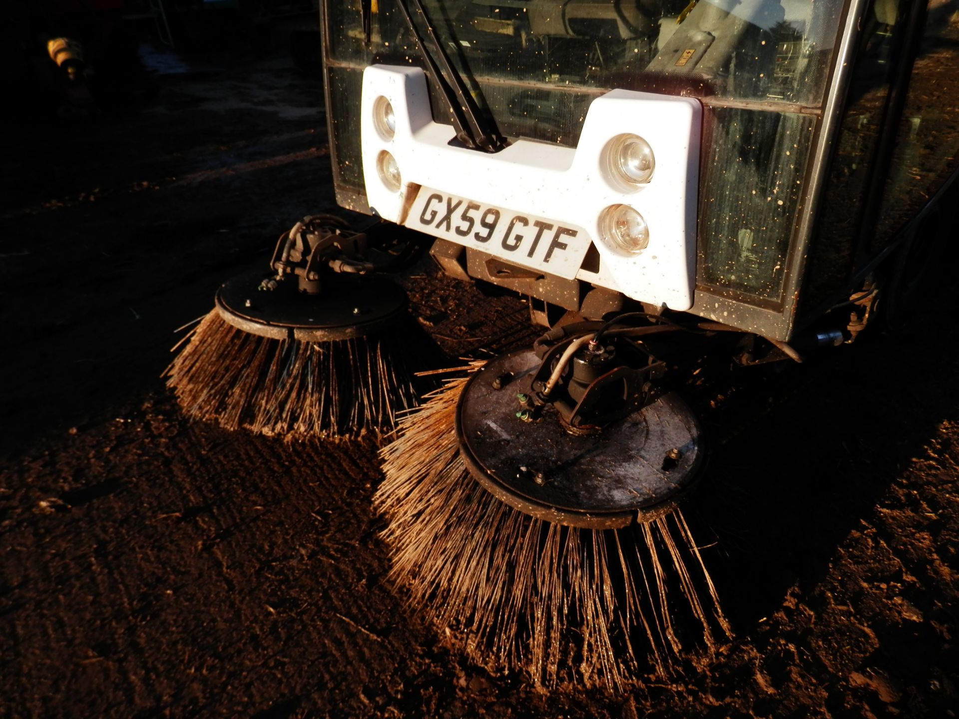 59 PLATE JOHNSTON DIESEL ENGINED 4 TONNE ROAD SWEEPER, GOOD WORKING ORDER. - Image 13 of 16