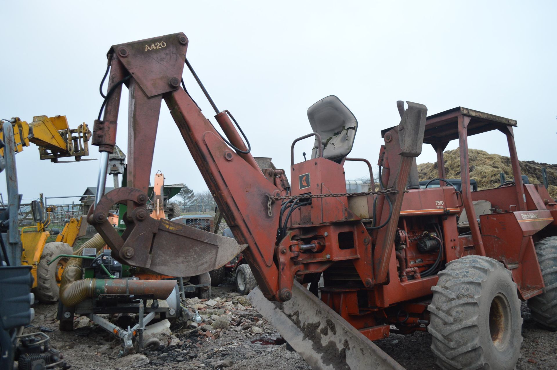 DITCHWITCH 7510 DIESEL WITH BACK ACTOR *PLUS VAT* - Image 2 of 15