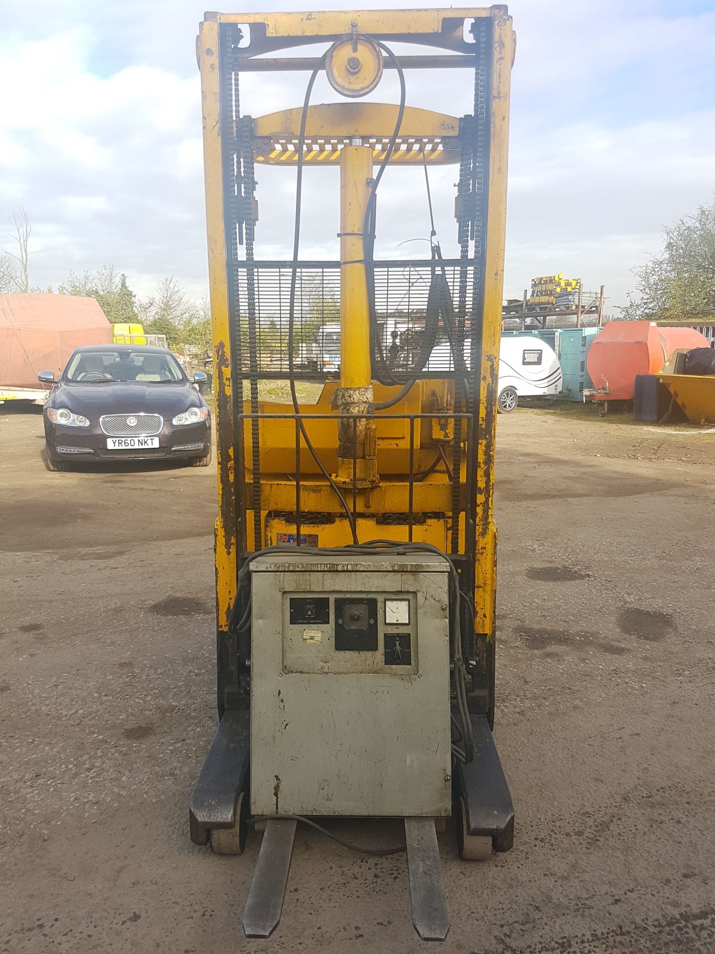 RANSOMES R25C MODEL ELECTRIC FORKLIFT, GOOD BATTERIES *PLUS VAT* - Image 2 of 16