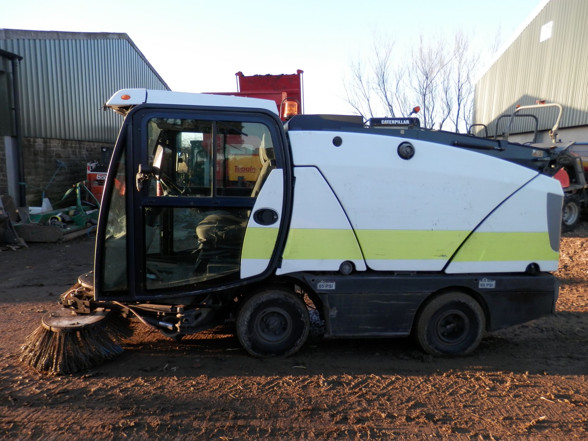 59 PLATE JOHNSTON DIESEL ENGINED 4 TONNE ROAD SWEEPER, GOOD WORKING ORDER. - Image 15 of 16