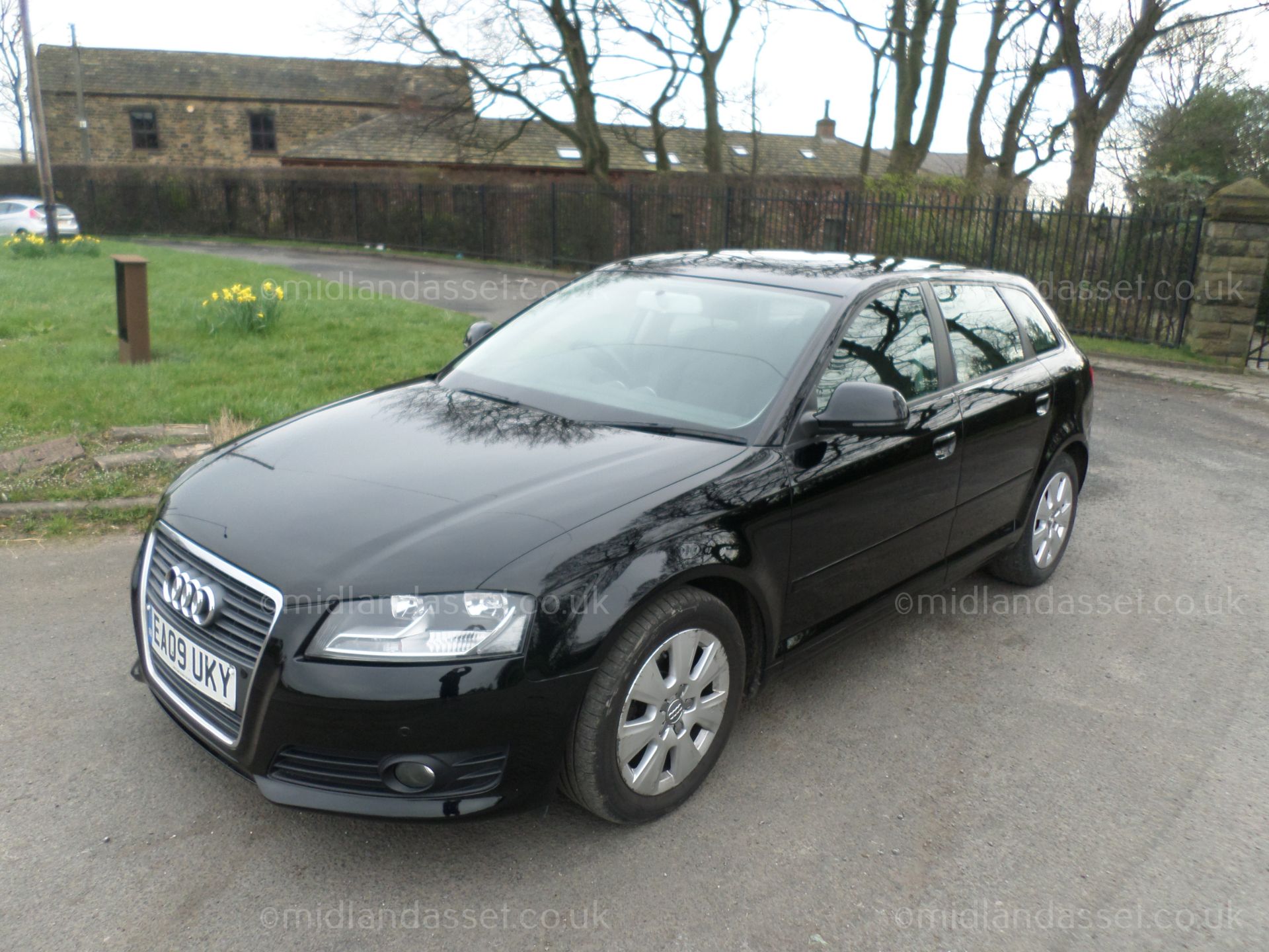 2009/09 REG AUDI A3 E SE TDI 5 DOOR HATCHBACK ONE FORMER KEEPER FULL SERVICE HISTORY - Image 2 of 9