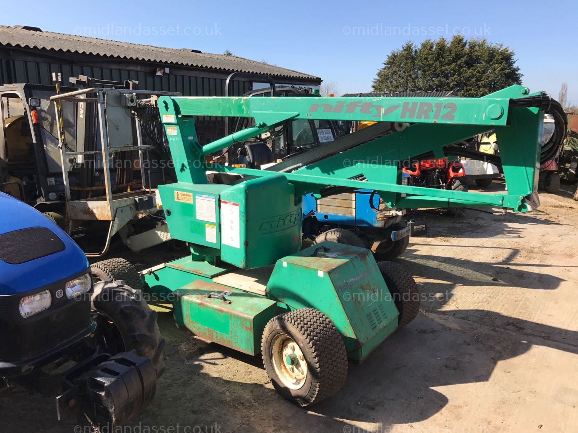 2007 NIFTY HR 12 SCISSOR LIFT