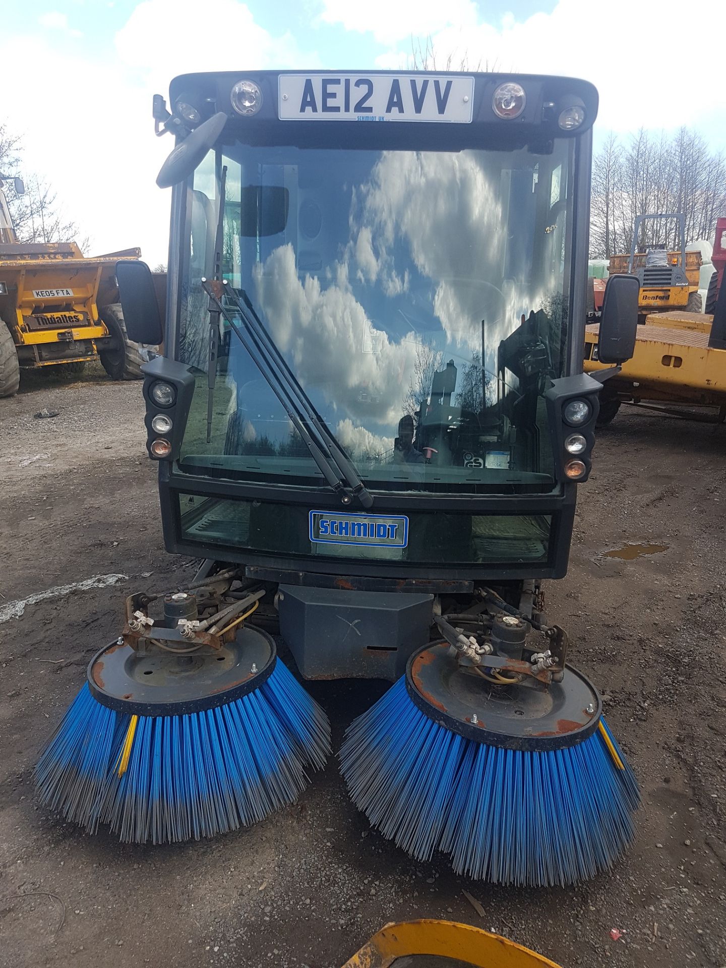 2012/12 REG SCHMIDT COMPACT 200 SWINGO ROAD SWEEPER, SHOWING 1 OWNER *PLUS VAT* - Image 2 of 17