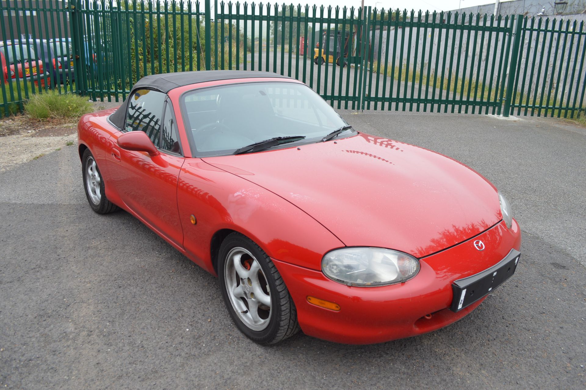2001/Y REG MAZDA MX-5 1.81 CONVERTIBLE, UPRATED SUSPENSION, BRAKES, INDUCTION ETC