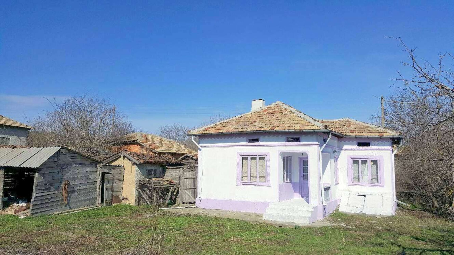 LARGE COTTAGE AND 1,050 SQM OF LAND IN IZVOROVO, BULGARIA - Image 2 of 38