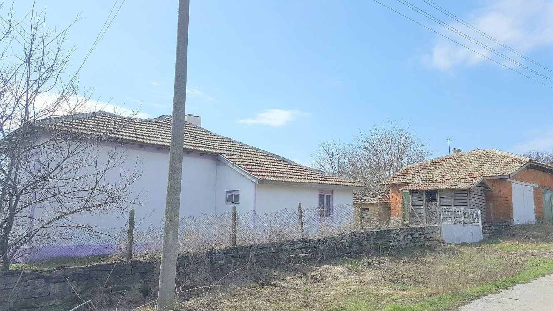 LARGE COTTAGE AND 1,050 SQM OF LAND IN IZVOROVO, BULGARIA - Image 6 of 38