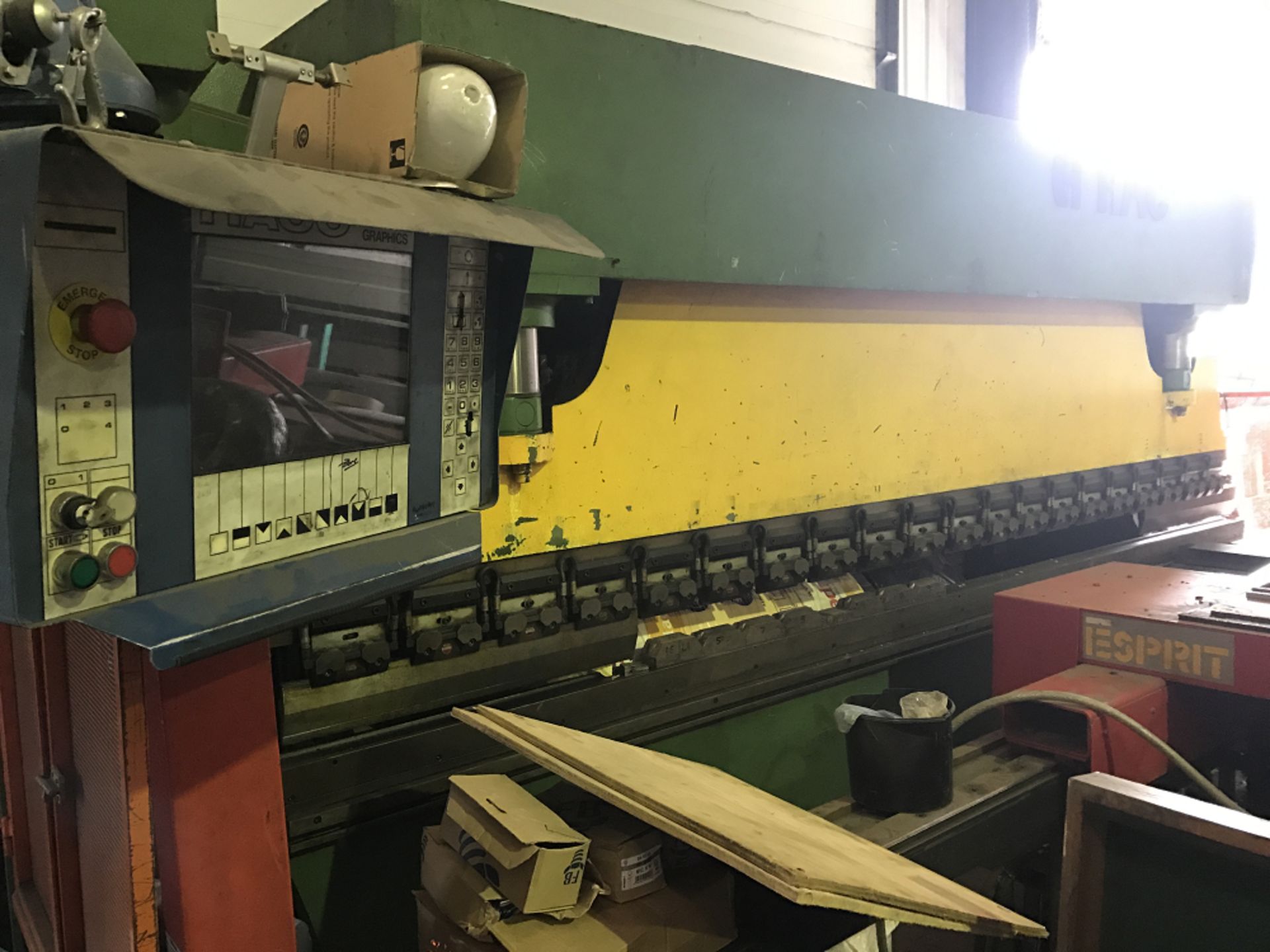 HACO 4M PRESS BRAKE, 5 AXIS, ANTI-DEFLECTION TABLE, SET OF TOOLS, GRAPHIC CONTROL, LIGHT GUARDS