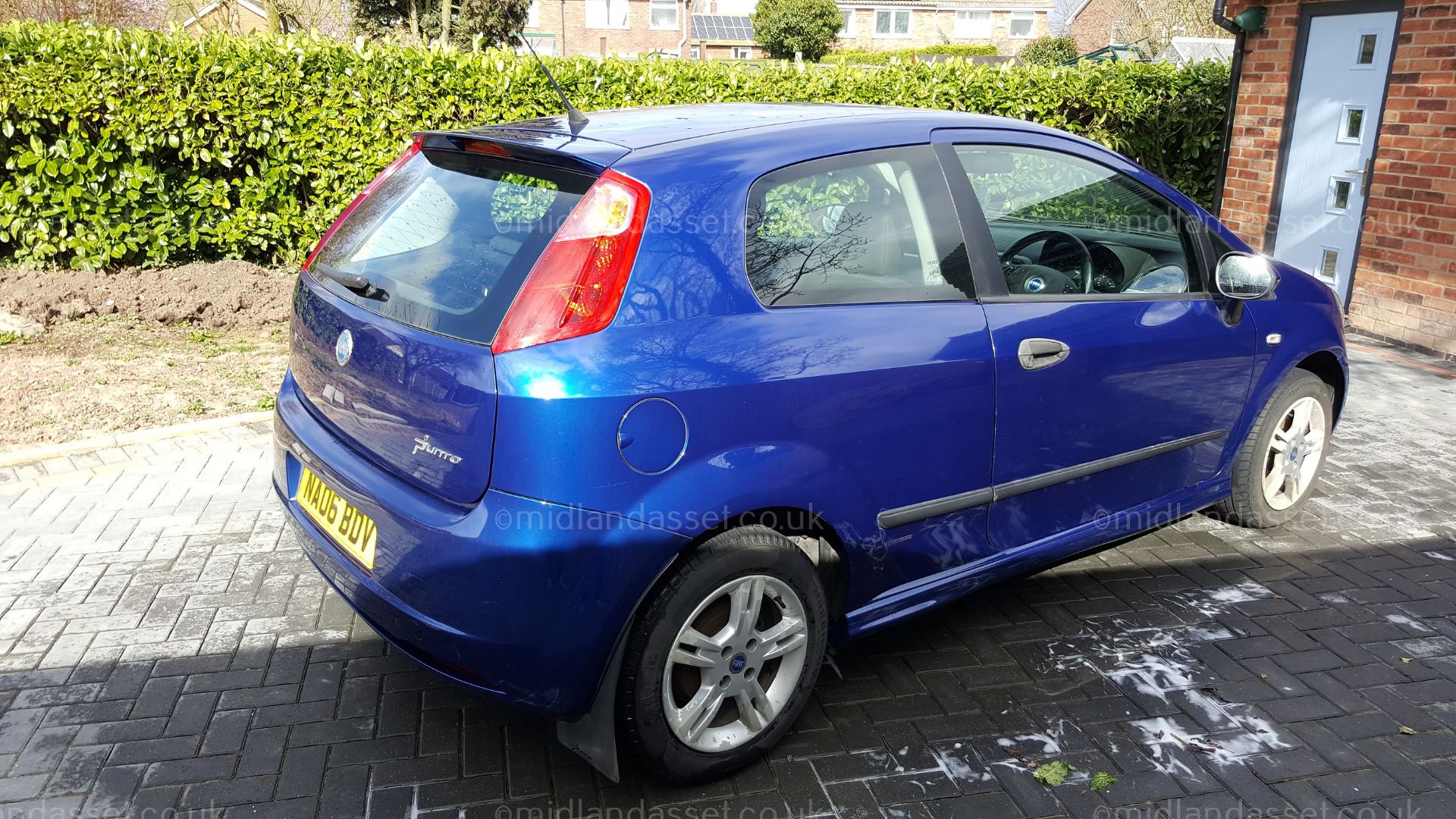 2006/06 REG FIAT PUNTO ACTIVE SPORT 3 DOOR HATCHBACK 2 FORMER KEEPERS SERVICE HISTORY - Image 3 of 8