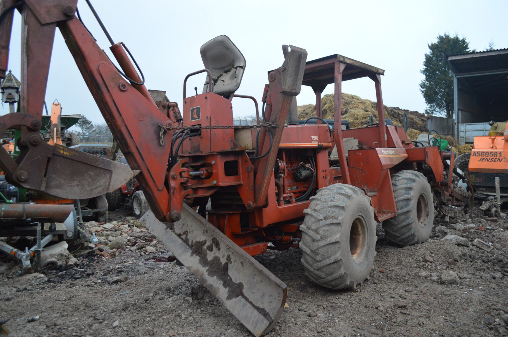 DITCHWITCH 7510 DIESEL WITH BACK ACTOR *PLUS VAT*