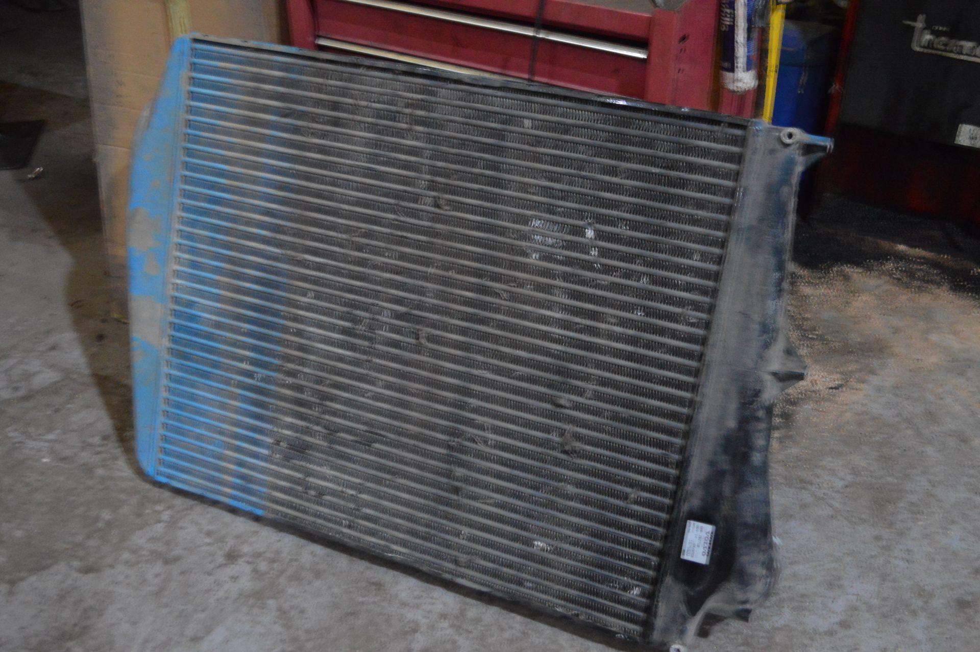 VOLVO INTERCOOLER - Image 3 of 4