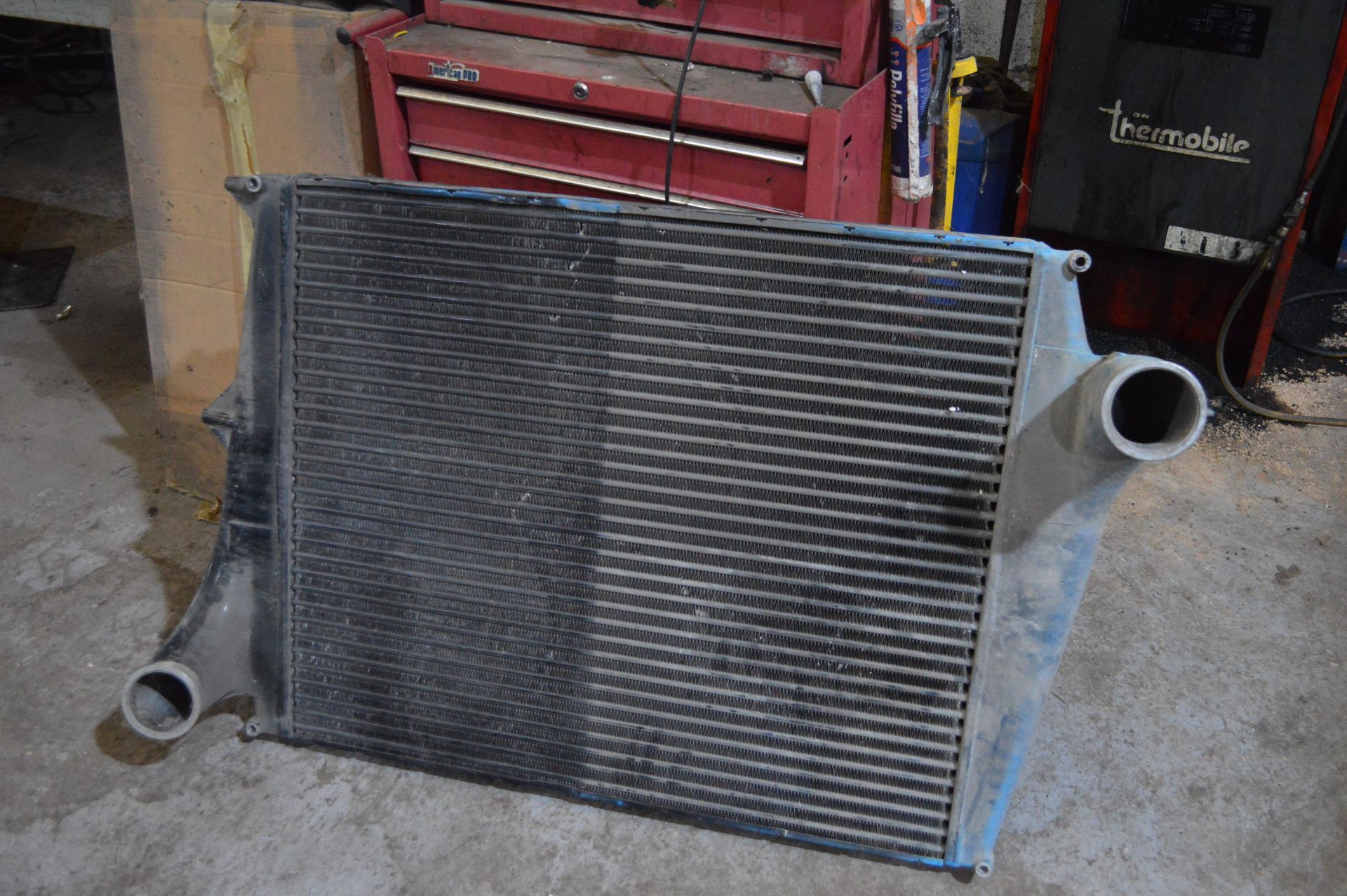 VOLVO INTERCOOLER - Image 2 of 4