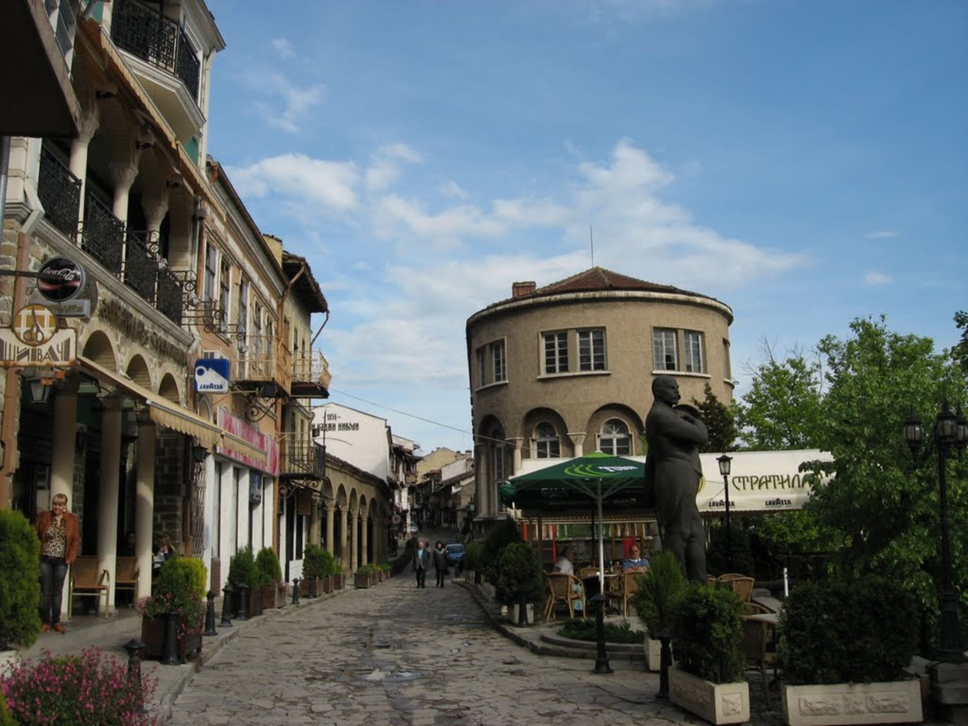 FREEHOLD APARTMENT BLOCK IN VELIKO TARNOVO, BULGARIA - Image 49 of 56