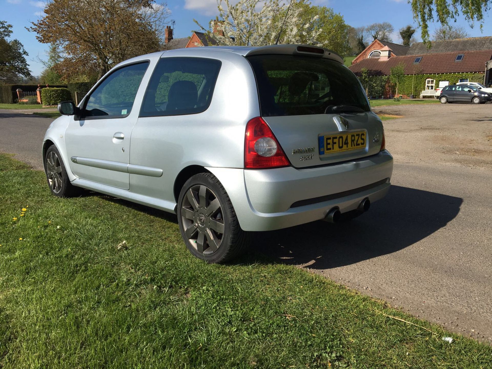 2004/04 REG RENAULT CLIO SPORT 182 16V 3 DOOR HATCHBACK - Image 5 of 9