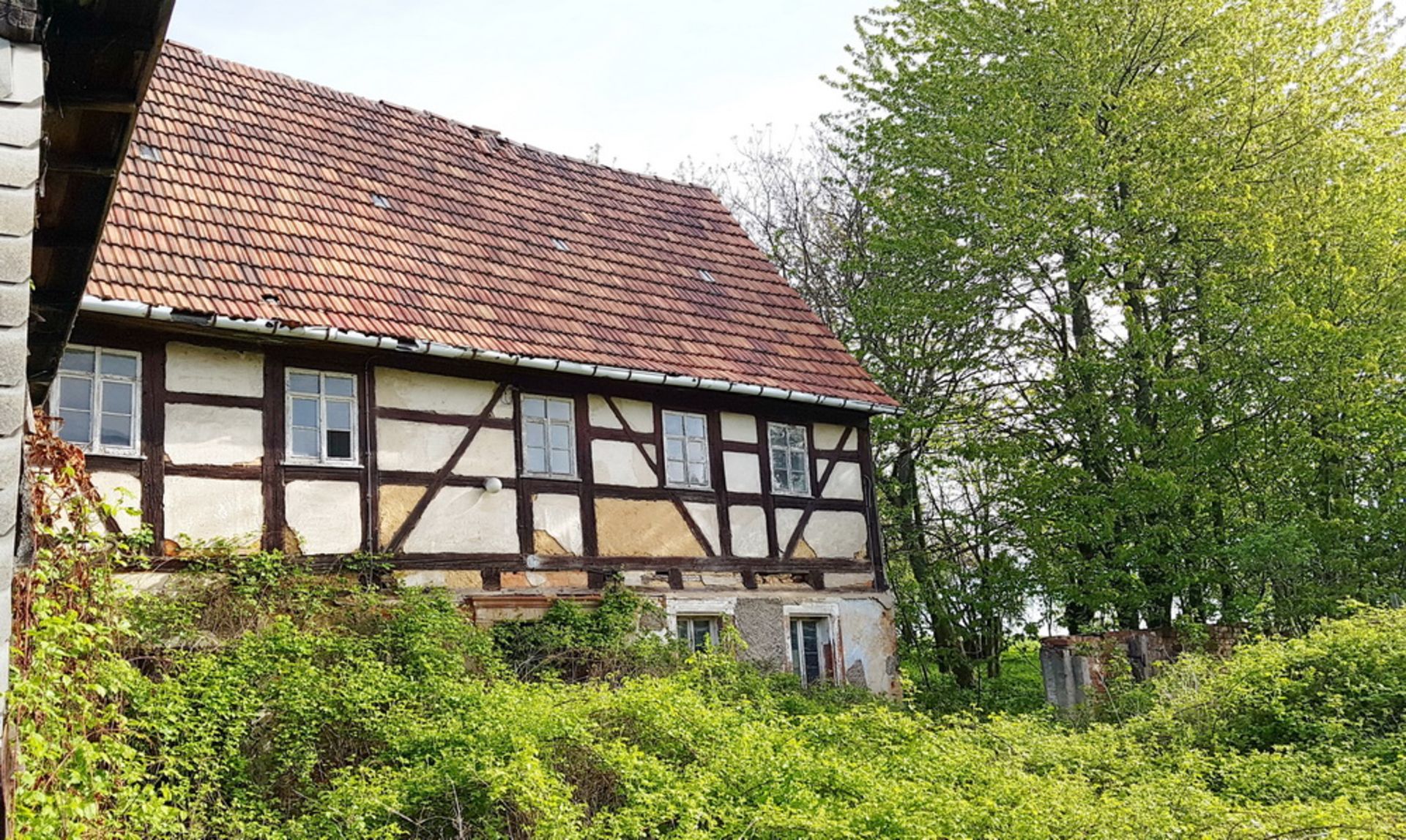 LARGE PROPERTY AND 2,361 SQM OF LAND IN SACHSENDORF, GERMANY - Image 10 of 24