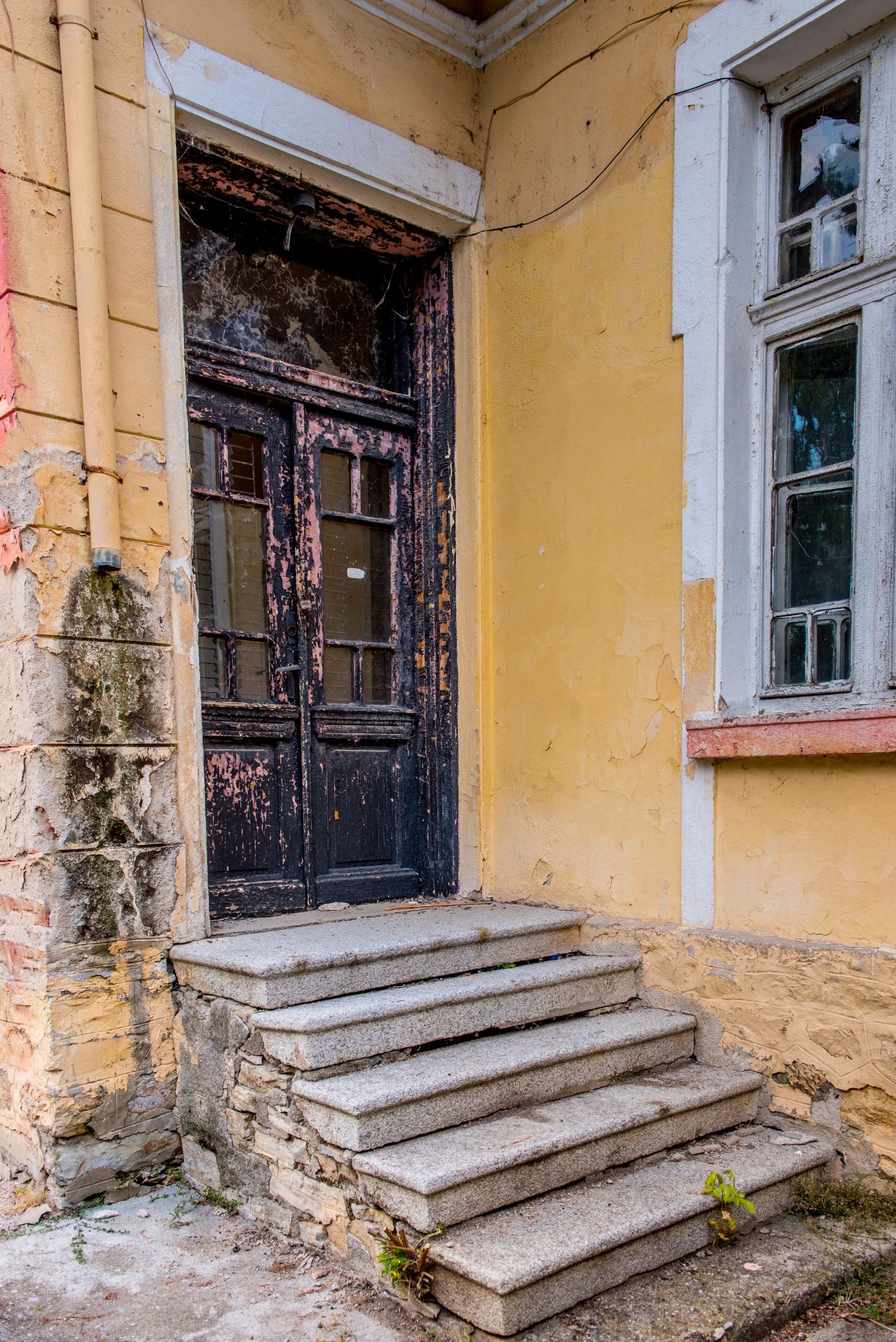 FORMER TOWN HALL, ZAGORTSI, NEAR NOVA ZAGORA, BULGARIA - Image 7 of 10