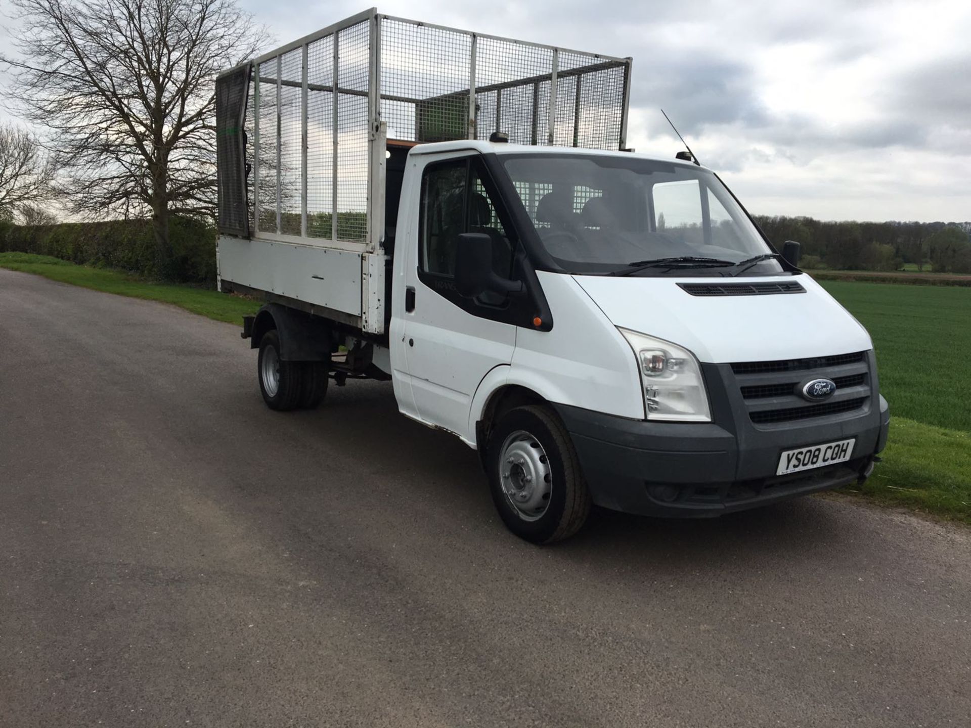 2008/08 REG FORD TRANSIT 100 T350M RWD TIPPER, SHOWING 1 FORMER KEEPER