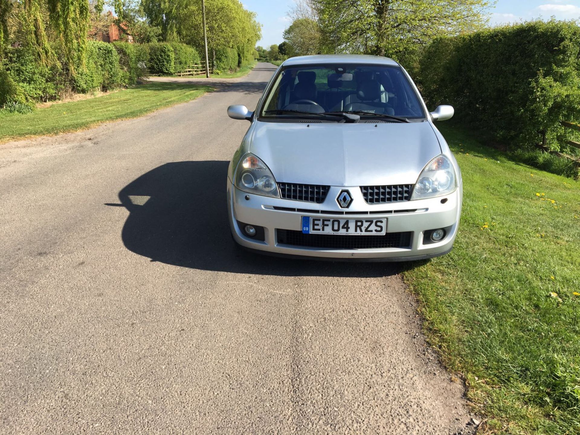 2004/04 REG RENAULT CLIO SPORT 182 16V 3 DOOR HATCHBACK - Image 2 of 9