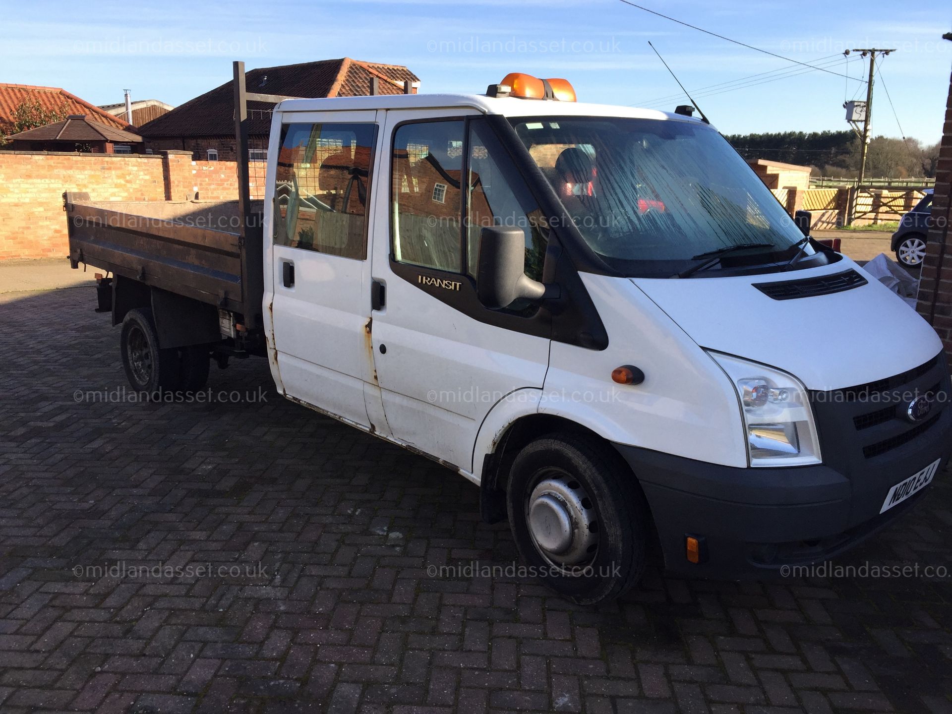 KD - 2010/10 REG FORD TRANSIT 100 T350L RWD DOUBLE CAB TIPPER ONE FORMER KEEPER   DATE OF