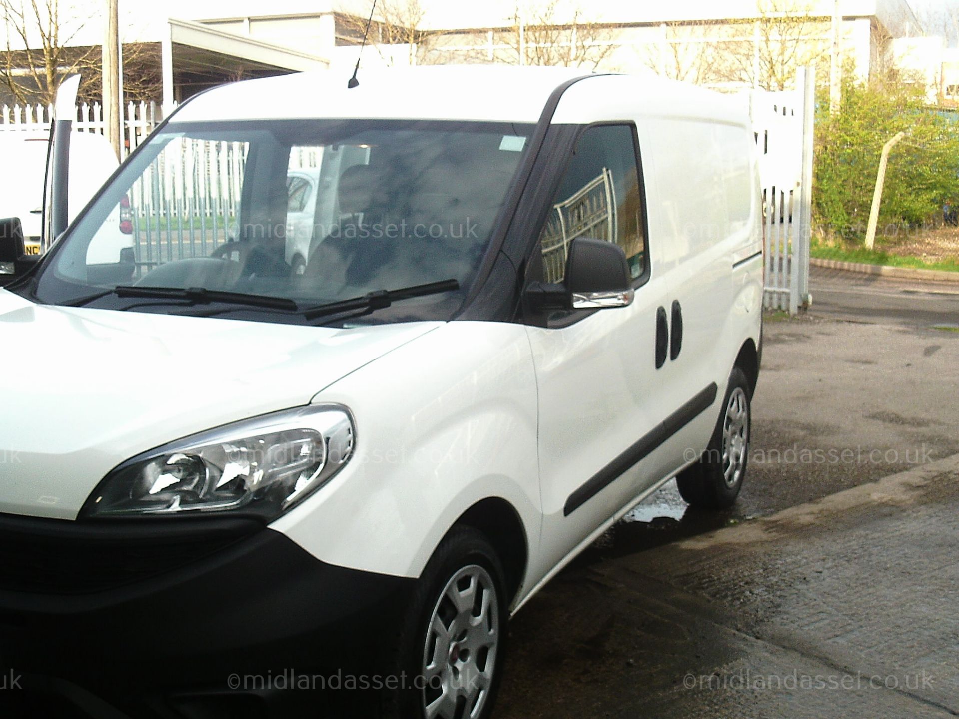 NL - 2016/16 REG FIAT DOBLO 16V ACTIVE MULTIJET COMBI VAN ONE OWNER   DATE OF REGISTRATION: 1st JUNE - Image 5 of 21