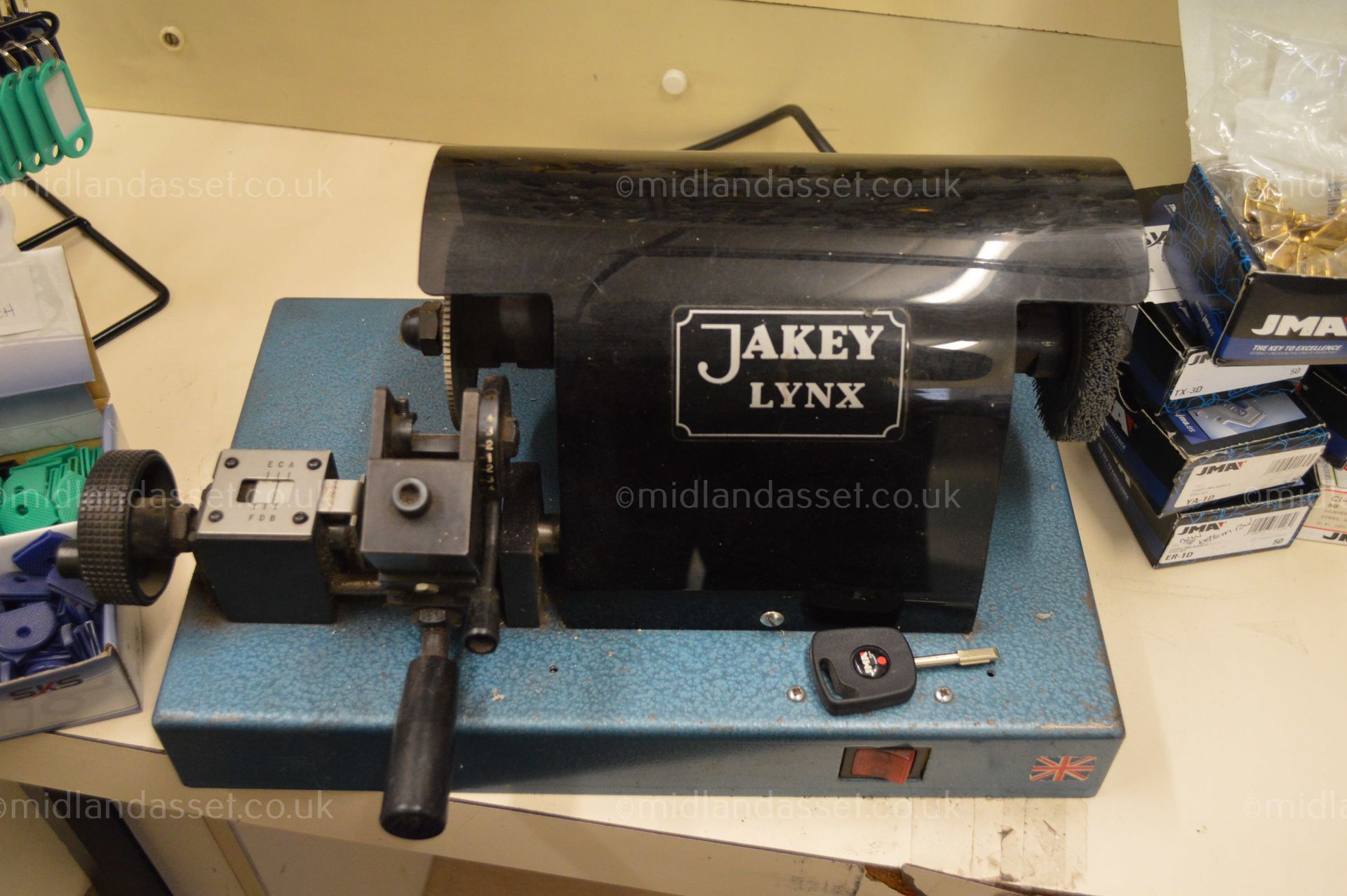 KEY CUTTING EQUIPMENT AND LARGE SUPPLY OF BLANK KEYS   3 x KEY CUTTING MACHINES - ALL IN WORKING - Image 2 of 25