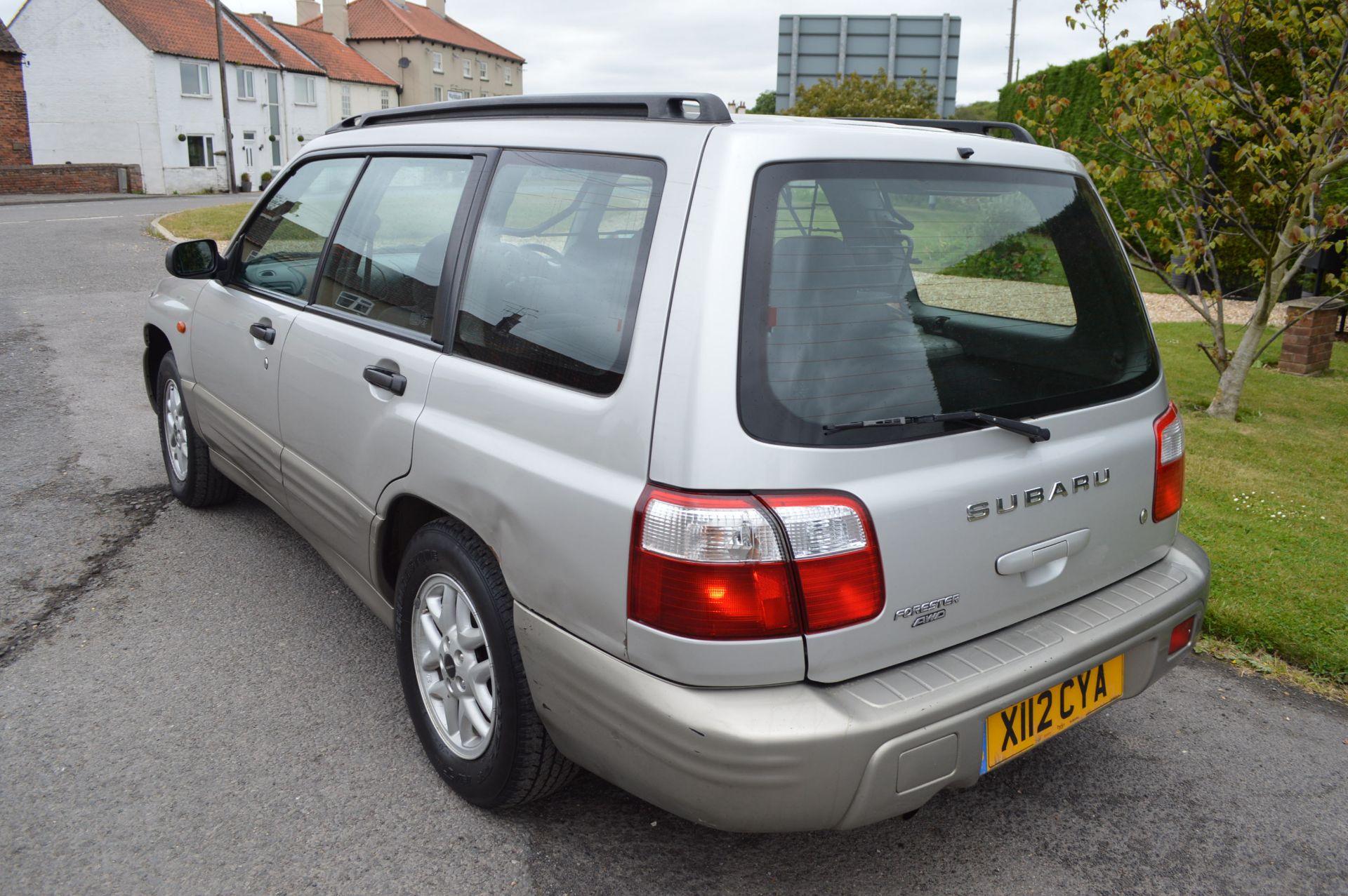 JL - 2000/X REG SUBARU FORESTER GLS AUTOMATIC 2.0 PETROL, 64K MILES!   DATE OF REGISTRATION: 15TH - Image 4 of 16