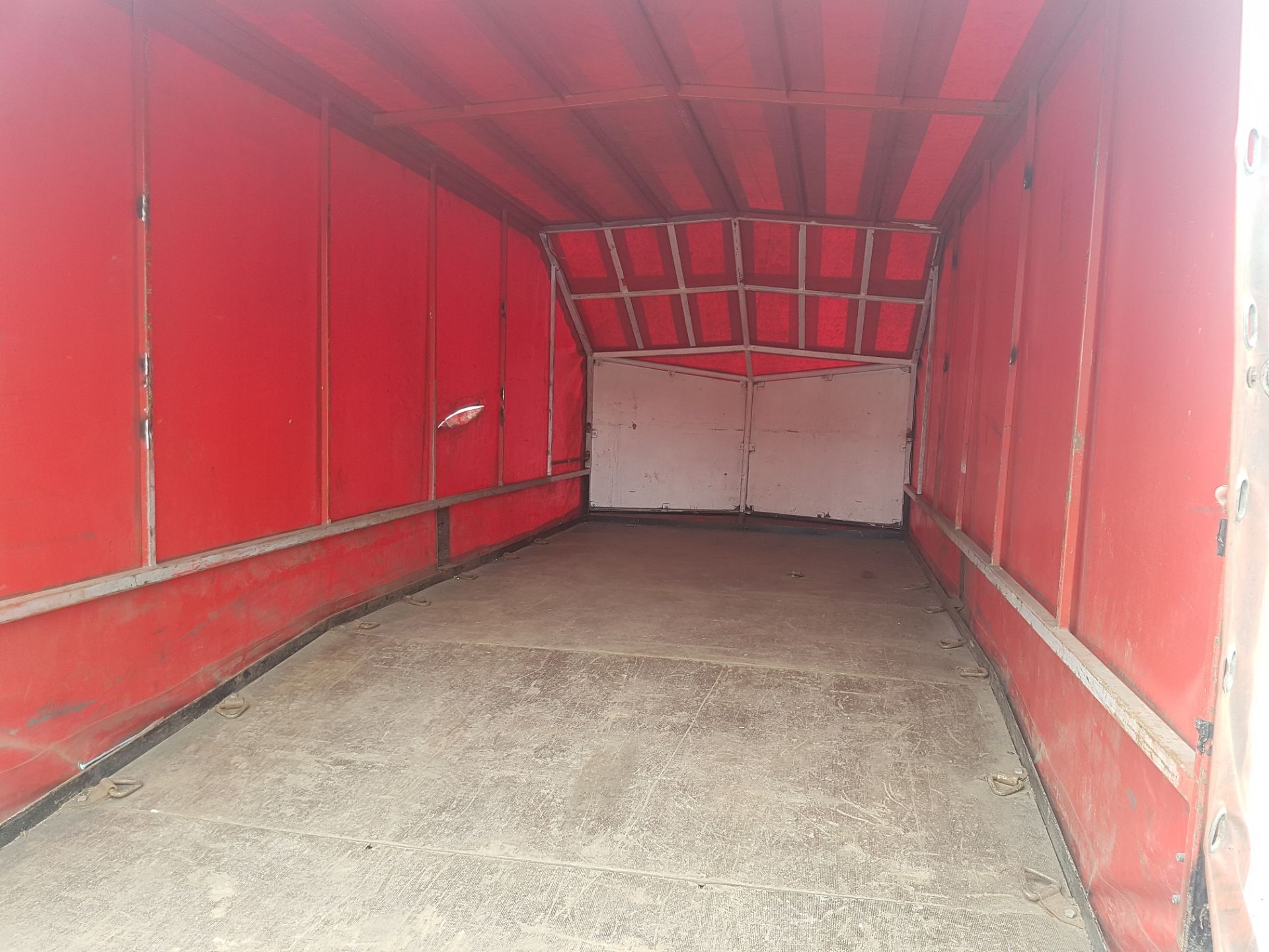 TRI-AXLE BEAVER-TAIL CAR TRANSPORTER COVERED TRAILER *PLUS VAT*   NEW AXLE SPRINGS, BRAKES AND LED - Image 10 of 13