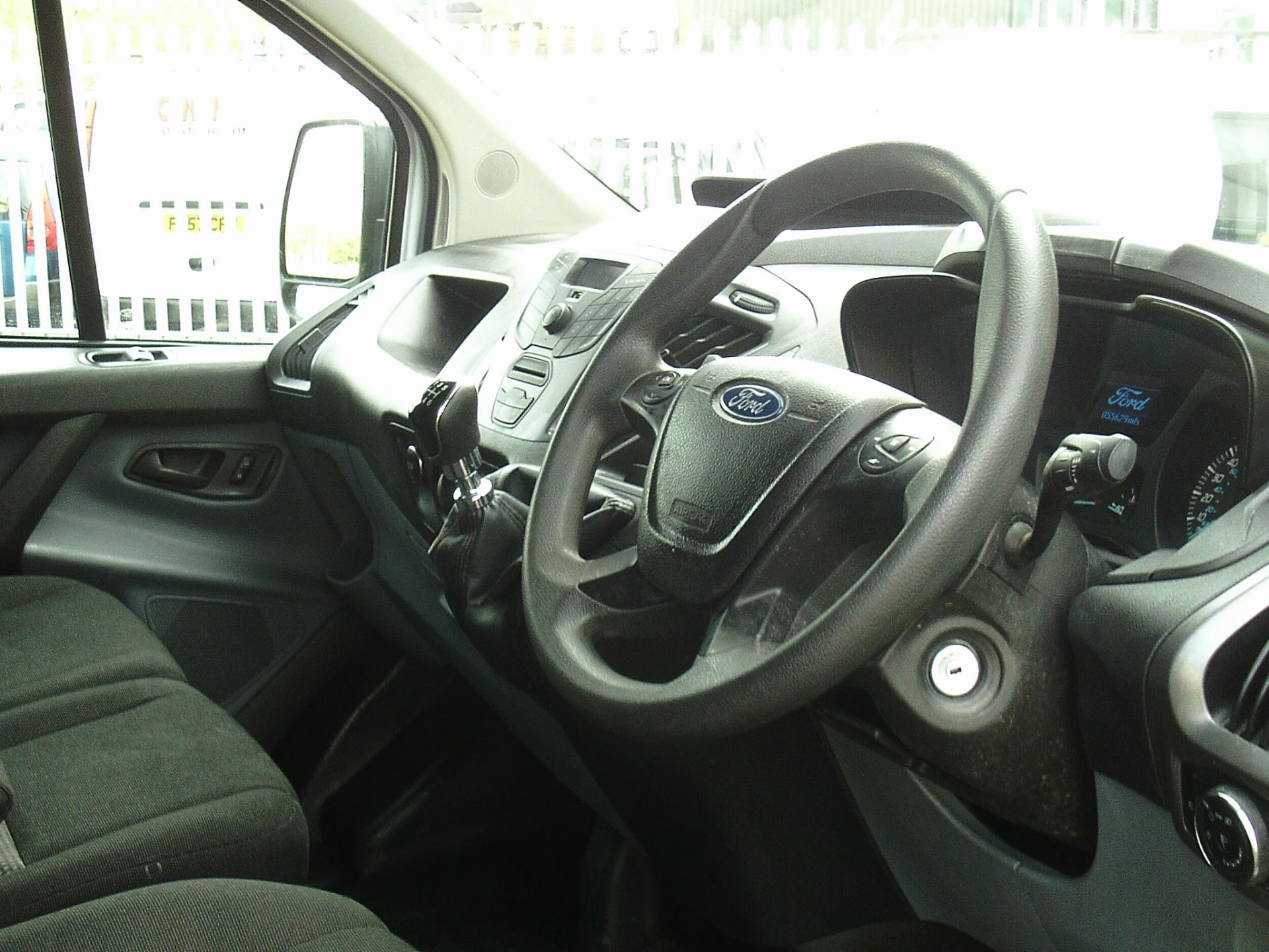 NL - 2015/15 REG FORD TRANSIT CUSTOM 290 ECO-TECH LONG-WHEEL BASE, SHOWING 1 OWNER *PLUS VAT*   DATE - Image 7 of 11